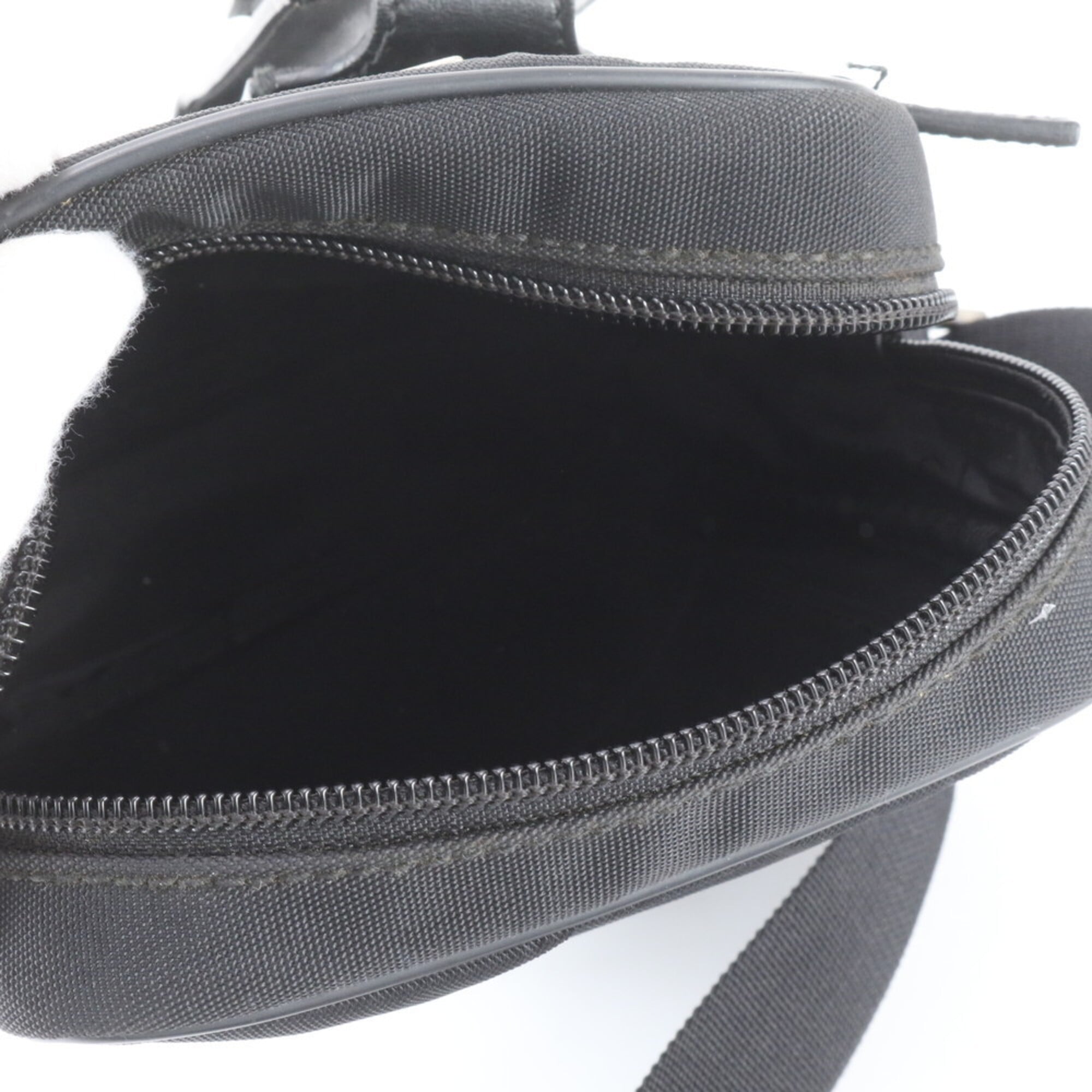 Gucci Black Leather Nylon Shoulder Bag (Pre-Owned)