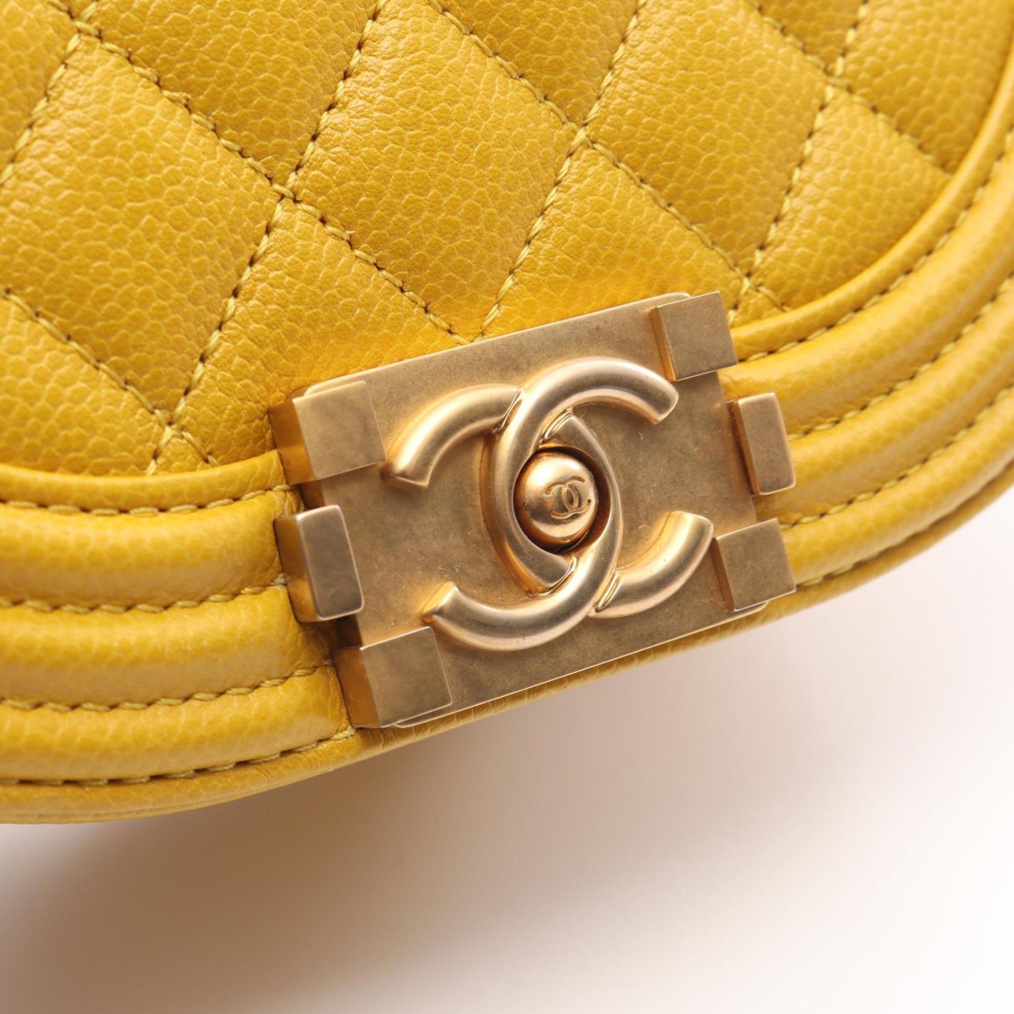 Chanel Brown Leather Shoulder Bag (Pre-Owned)