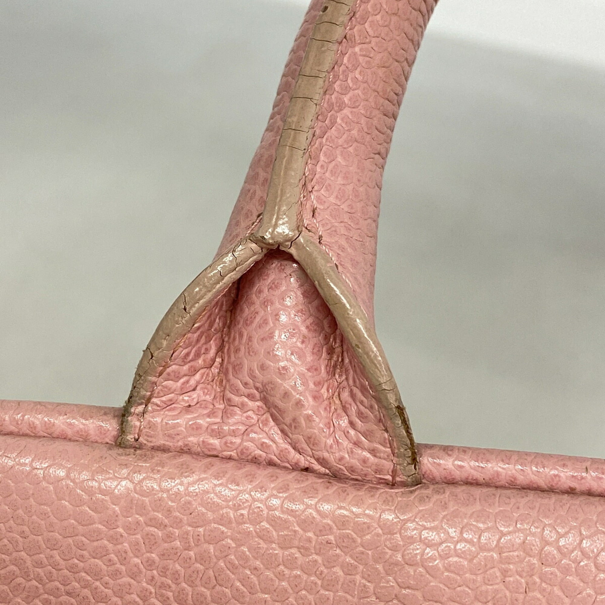 Chanel Pink Grained Calfskin Handbag (Pre-Owned)