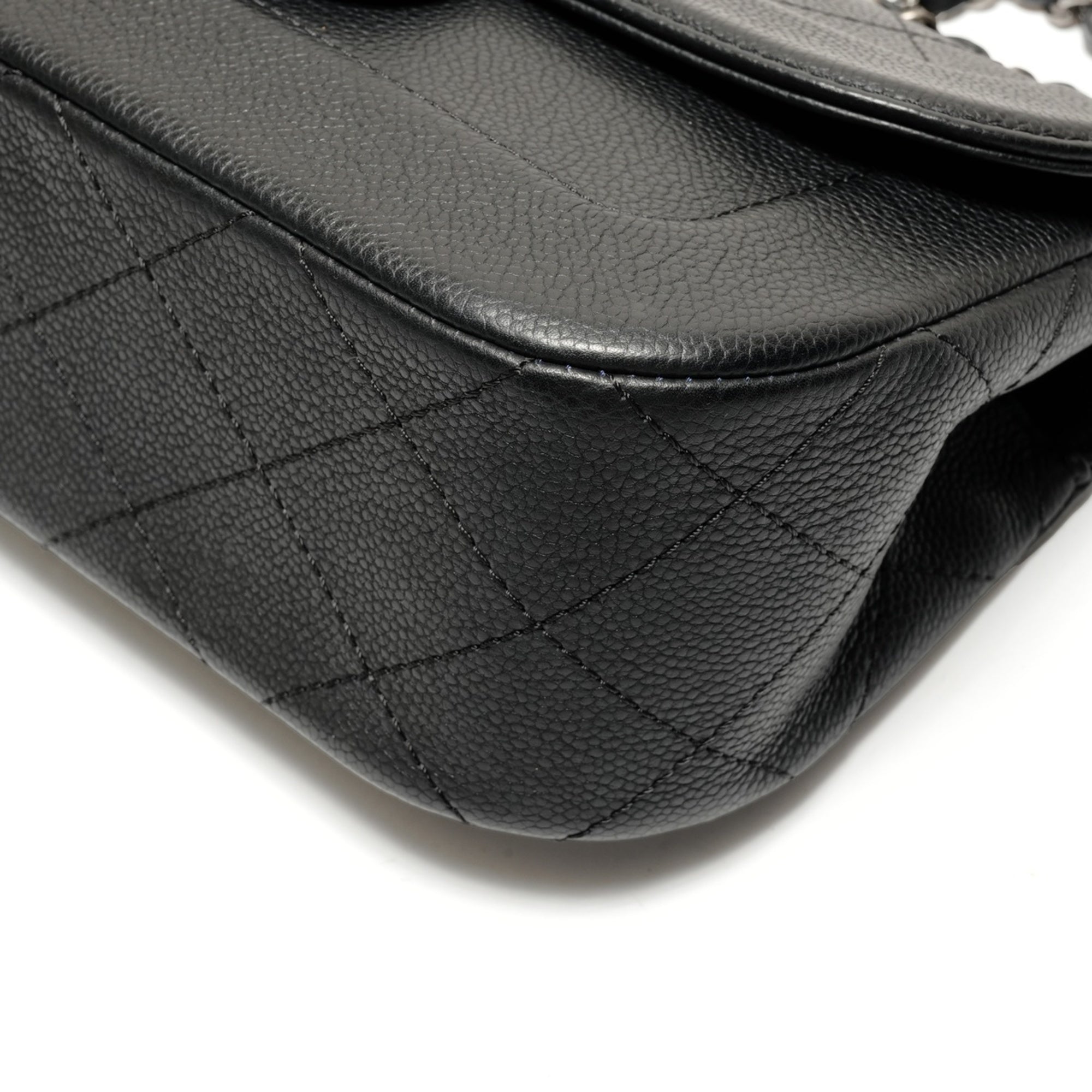 Chanel Black Shoulder Bag (Pre-Owned)