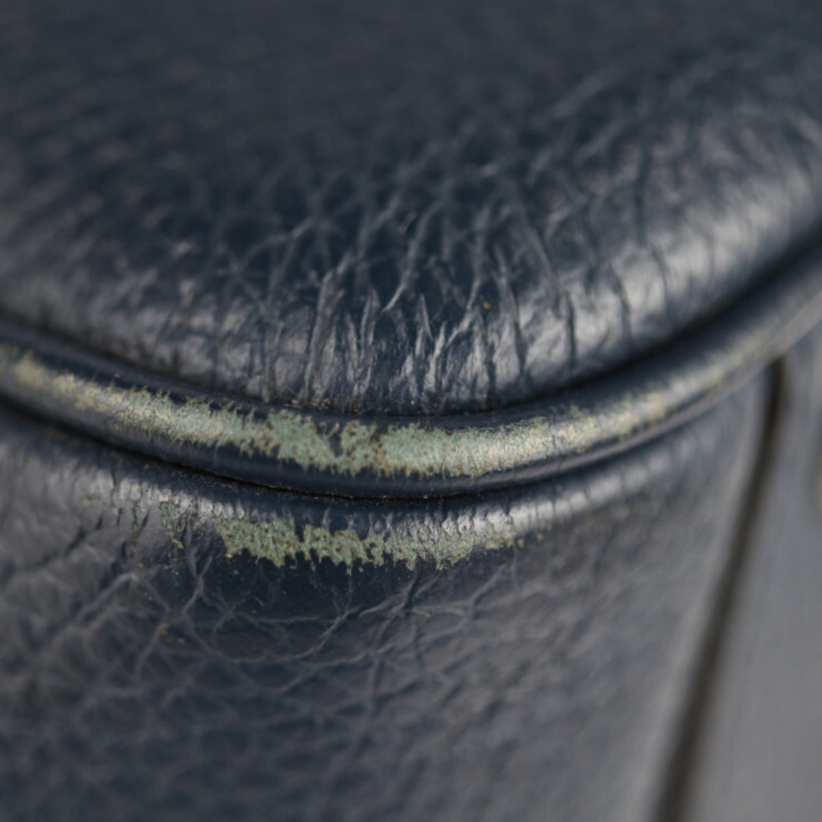 Louis Vuitton Navy Leather Messenger Bag Shoulder Bag (Pre-Owned)