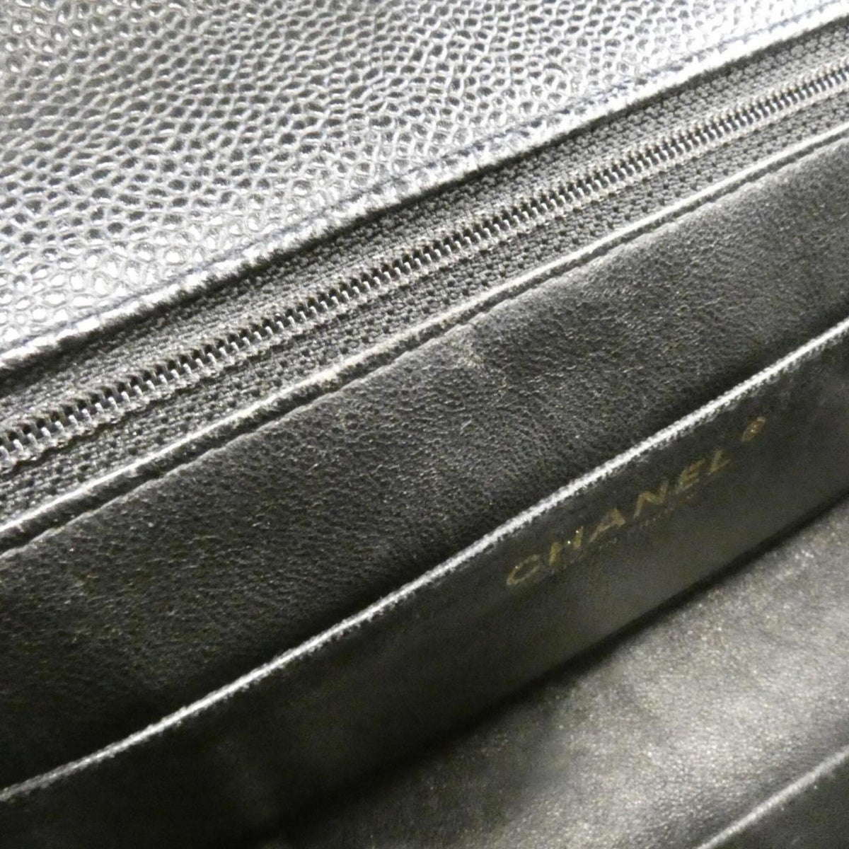 Chanel Black Grained Calfskin Shoulder Bag (Pre-Owned)