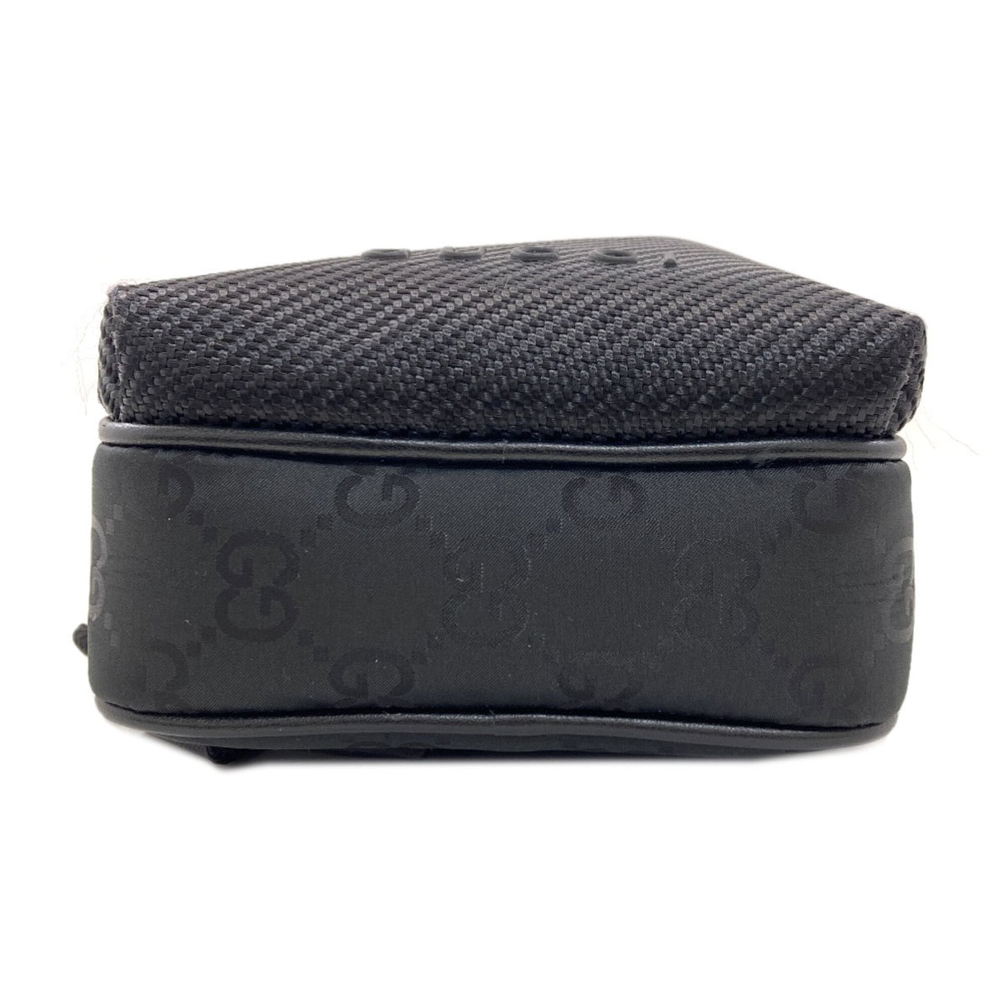 Gucci Black Nylon Shoulder Bag (Pre-Owned)