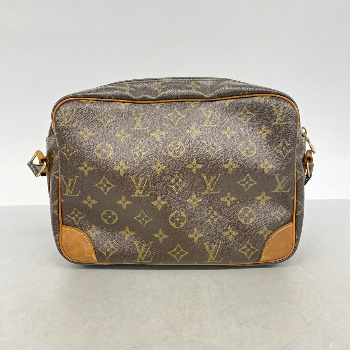 Louis Vuitton Brown Shoulder Bag (Pre-Owned)
