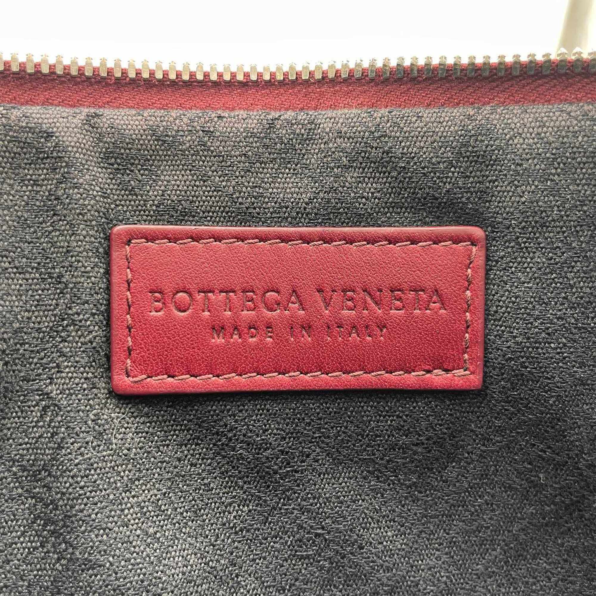 Bottega Veneta Red Color Leather Clutch Bag (Pre-Owned)