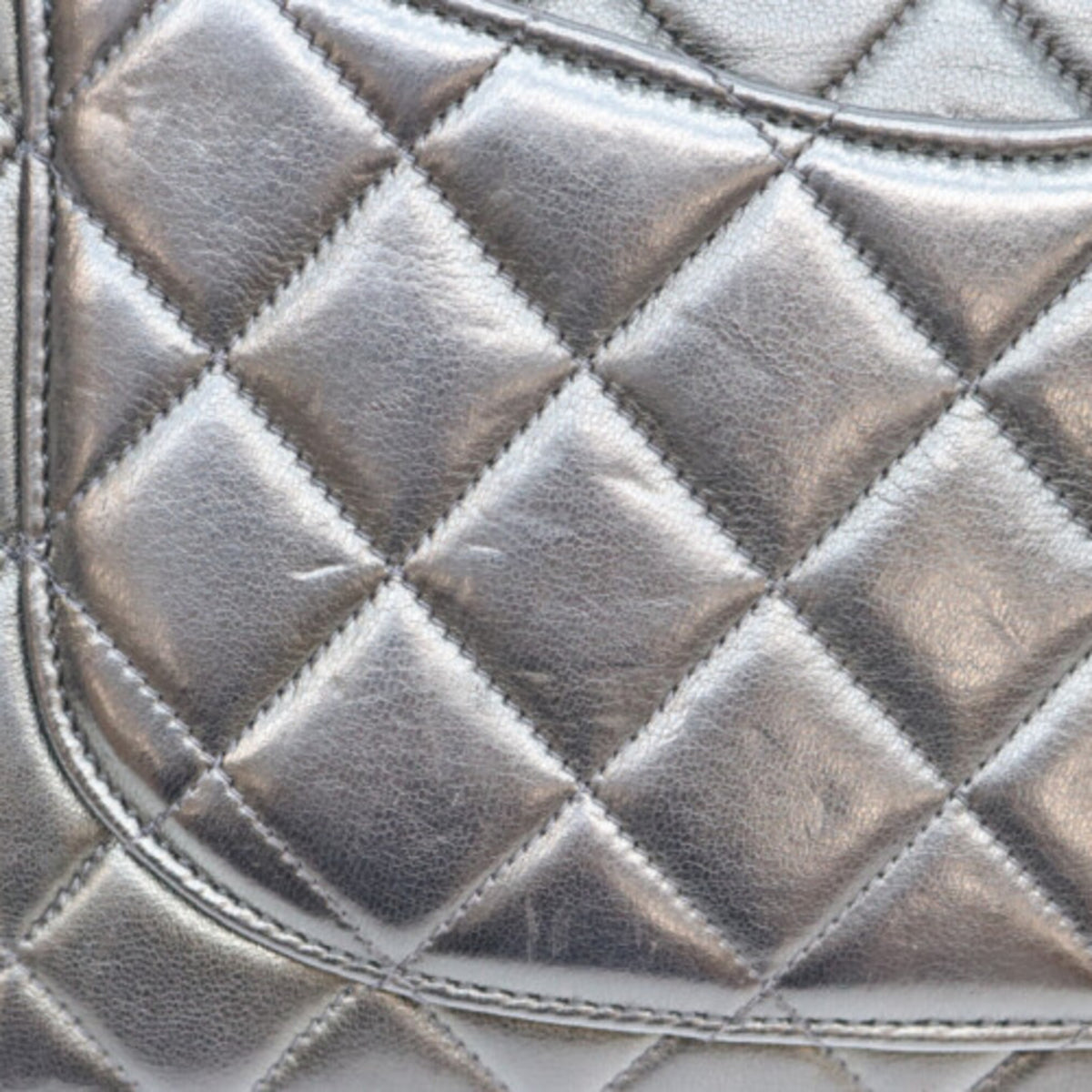 Chanel Black Leather Shoulder Bag (Pre-Owned)