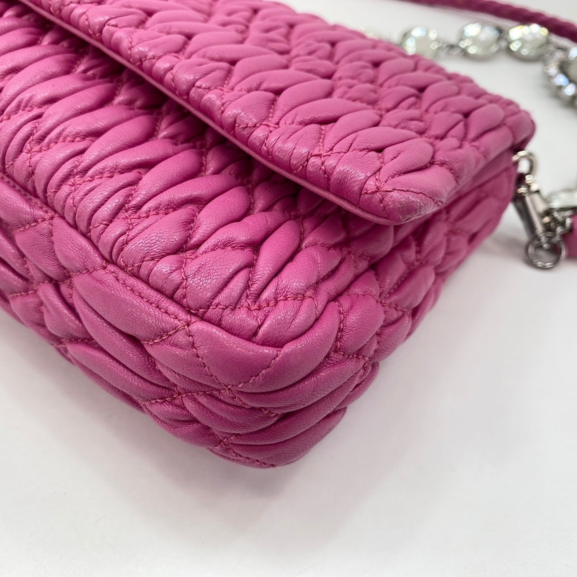 Miu Miu Pink Shoulder Bag (Pre-Owned)