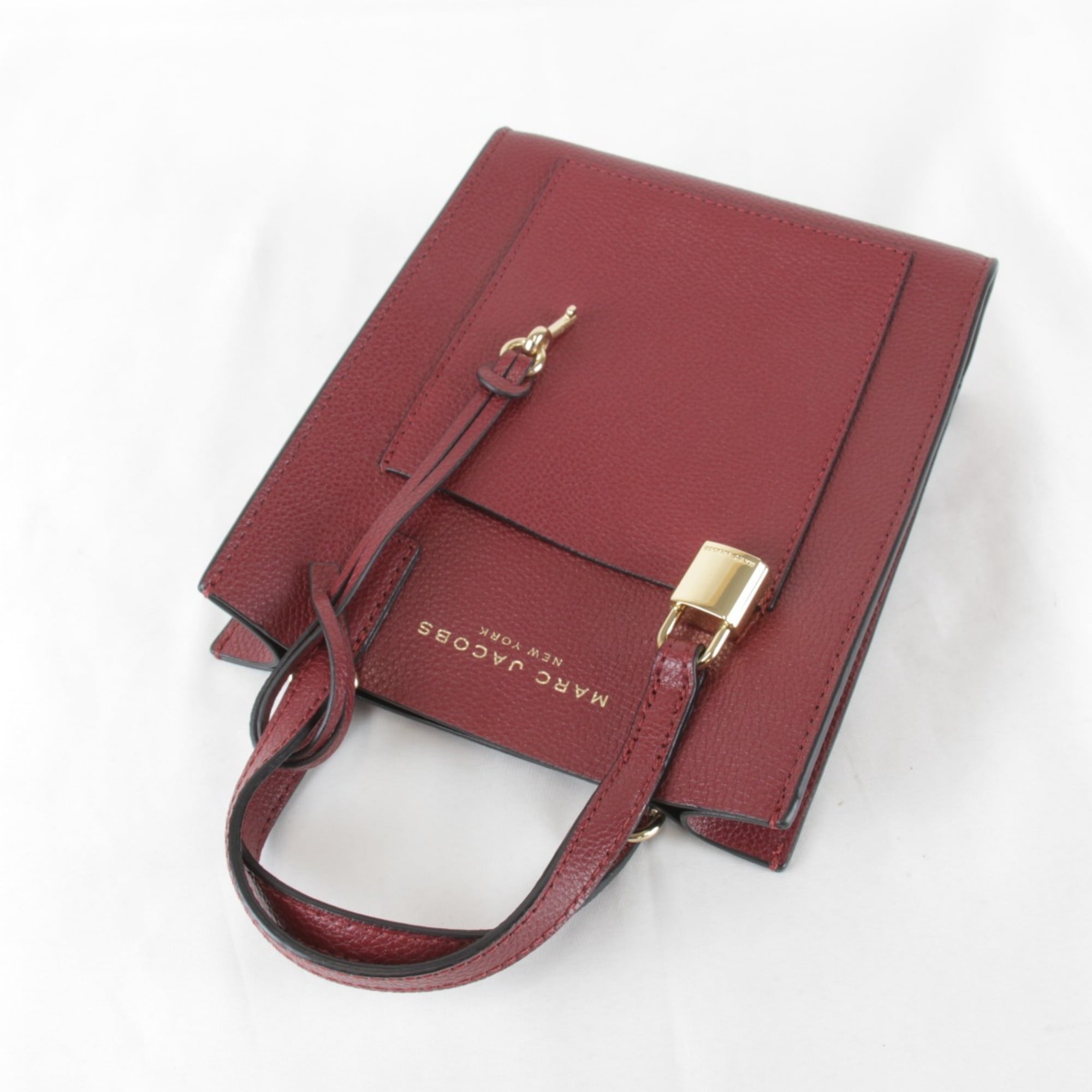 Marc Jacobs Red Color Wine Leather Shoulder Bag (Pre-Owned)