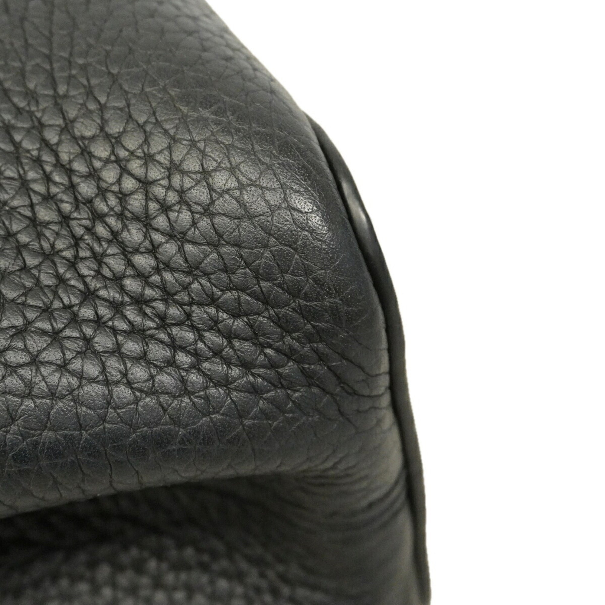 Louis Vuitton Black Handbag (Pre-Owned)