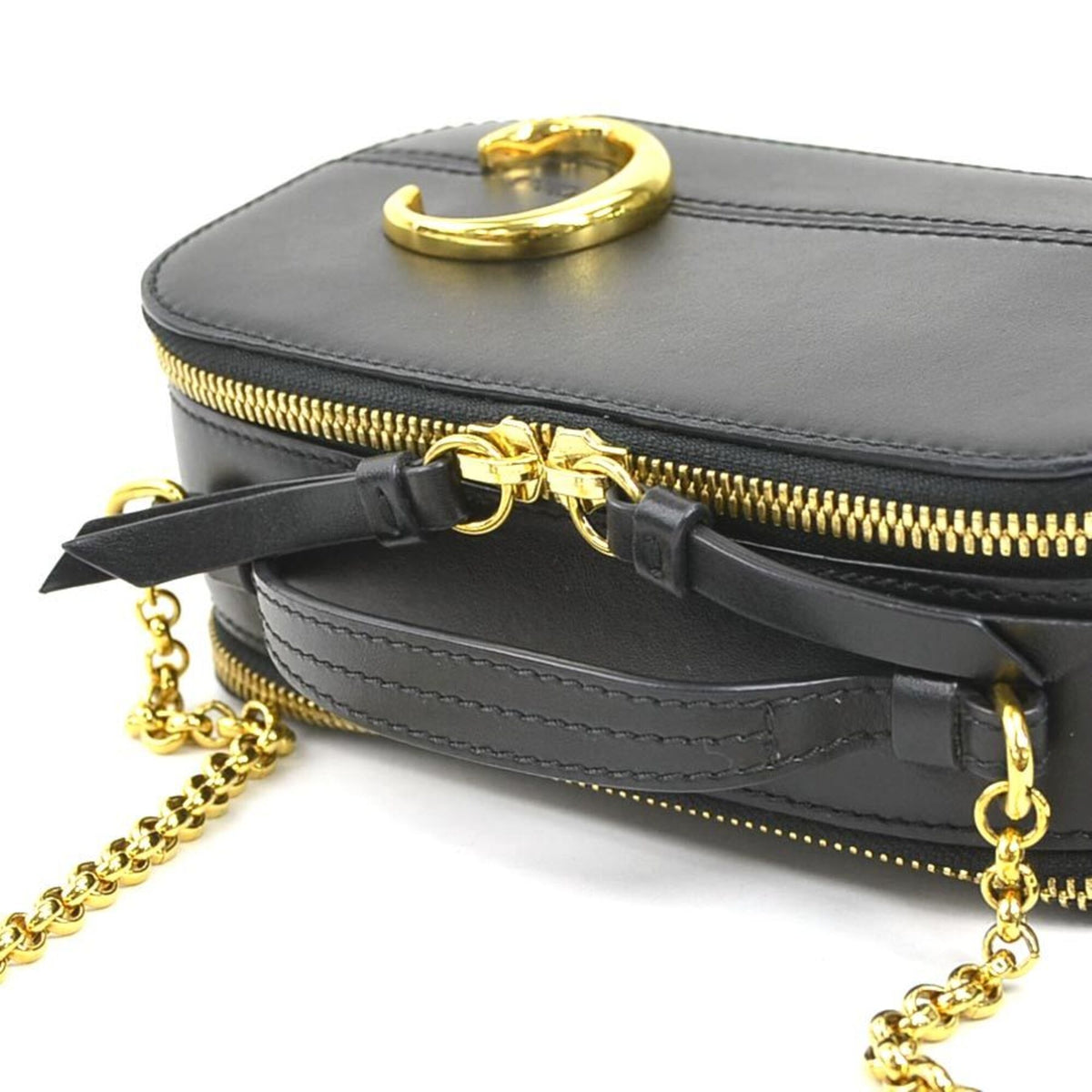 Chloé Black Leather Shoulder Bag (Pre-Owned)