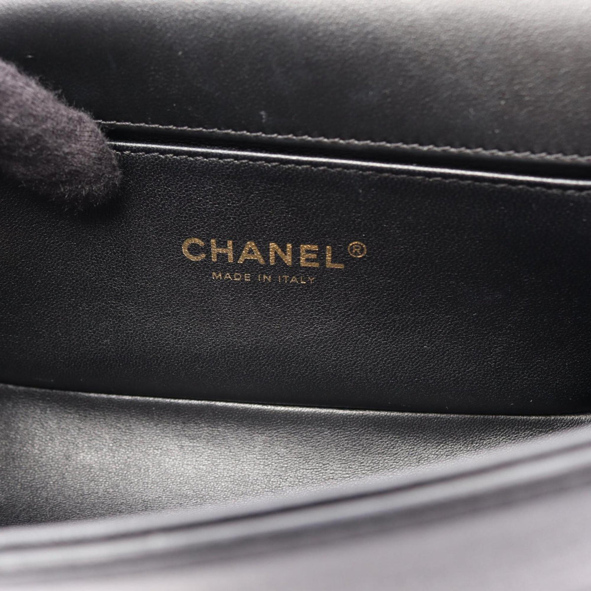 Chanel Black Leather Handbag Shoulder Bag (Pre-Owned)