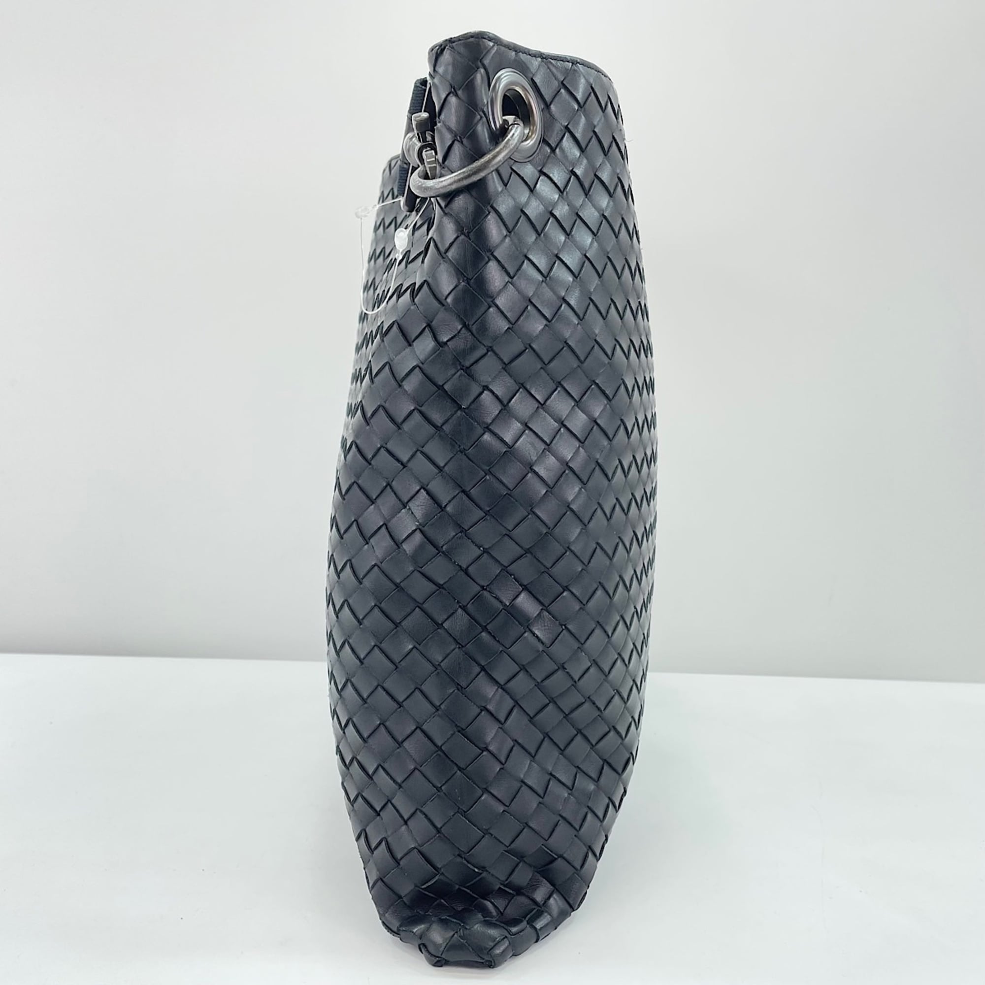 Bottega Veneta Black Intrecciato Shoulder Bag (Pre-Owned)