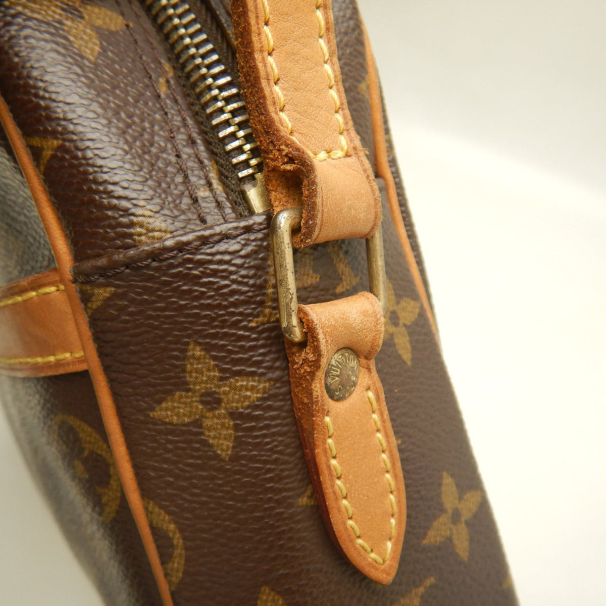 Louis Vuitton Brown Monogram Monogram Shoulder Bag (Pre-Owned)