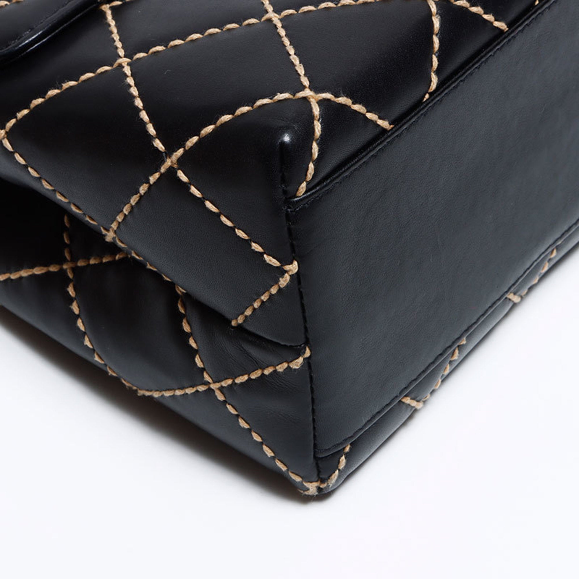 Chanel Black Handbag (Pre-Owned)