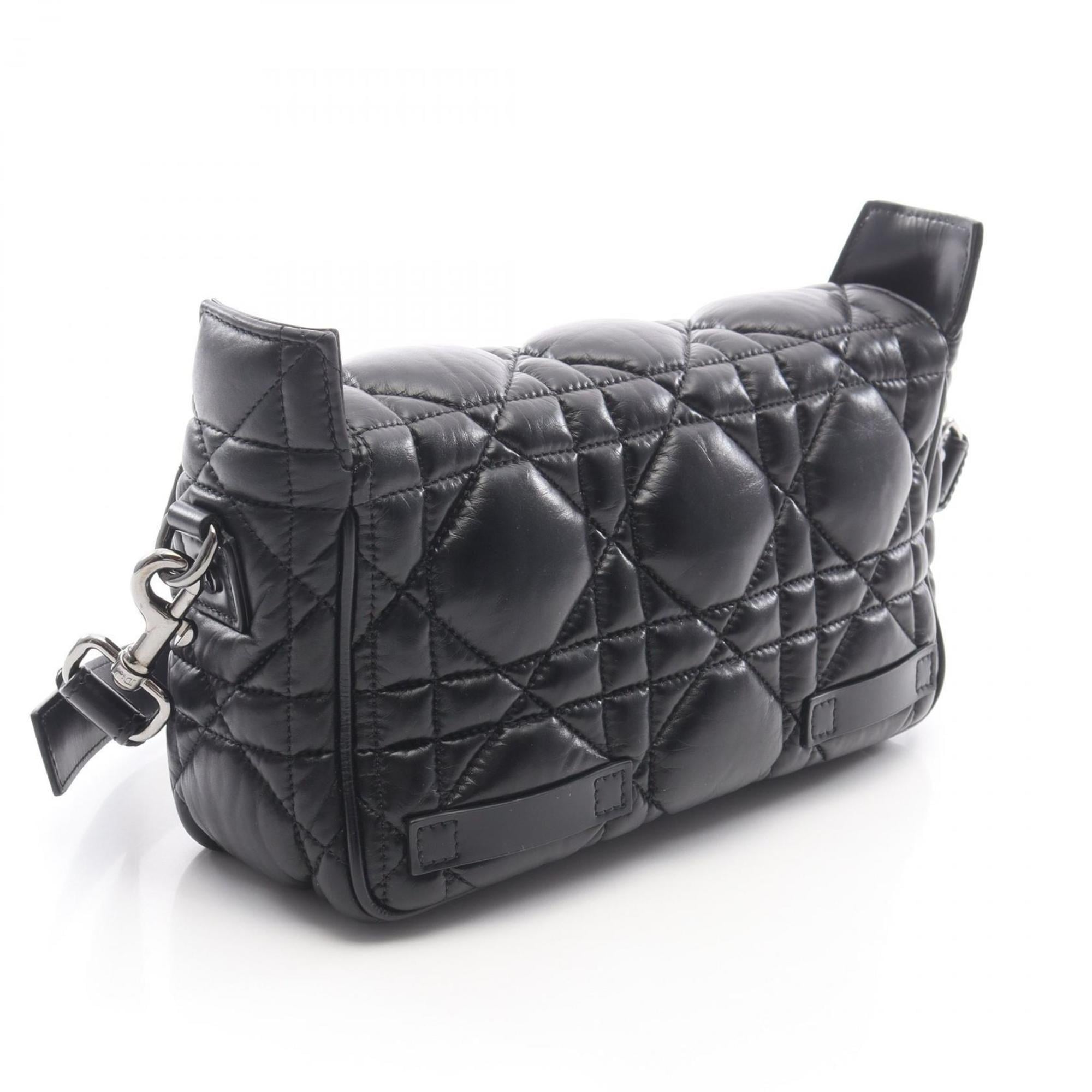 Christian Dior Black Leather Shoulder Bag (Pre-Owned)