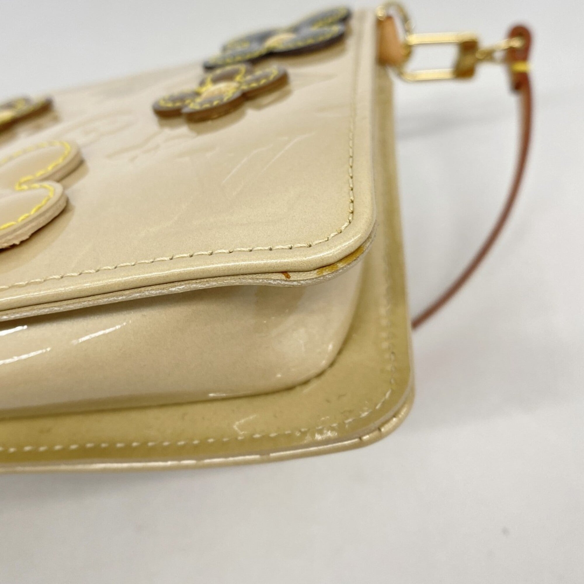 Louis Vuitton Beige Pouch (Pre-Owned)