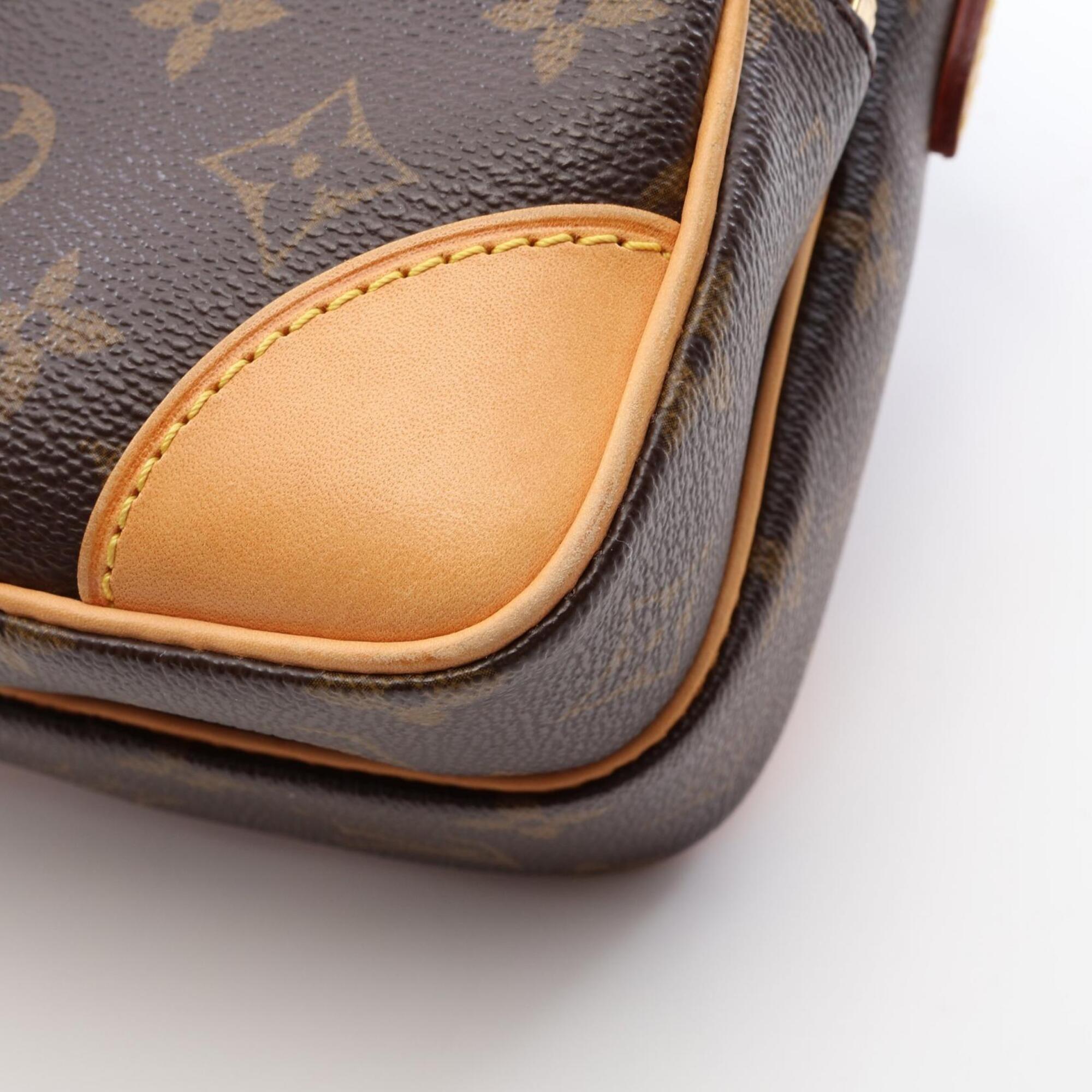 Louis Vuitton Brown Coated Canvas Pvc Monogram Leather Handbag Shoulder Bag (Pre-Owned)