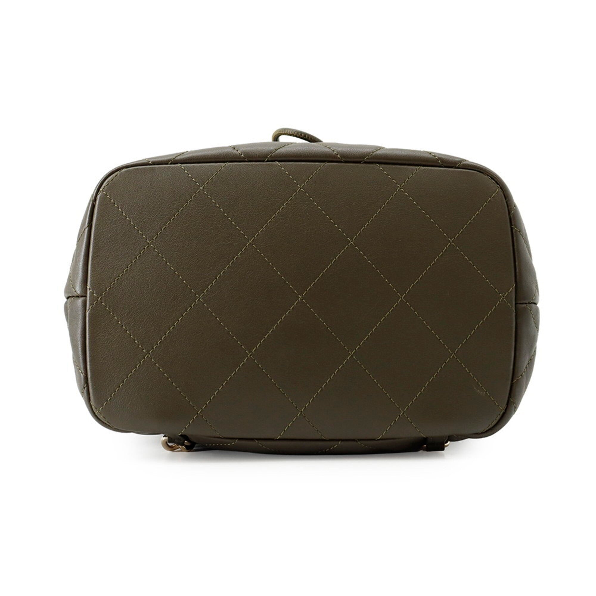 Chanel Matelasse Khaki Leather Handbag (Pre-Owned)