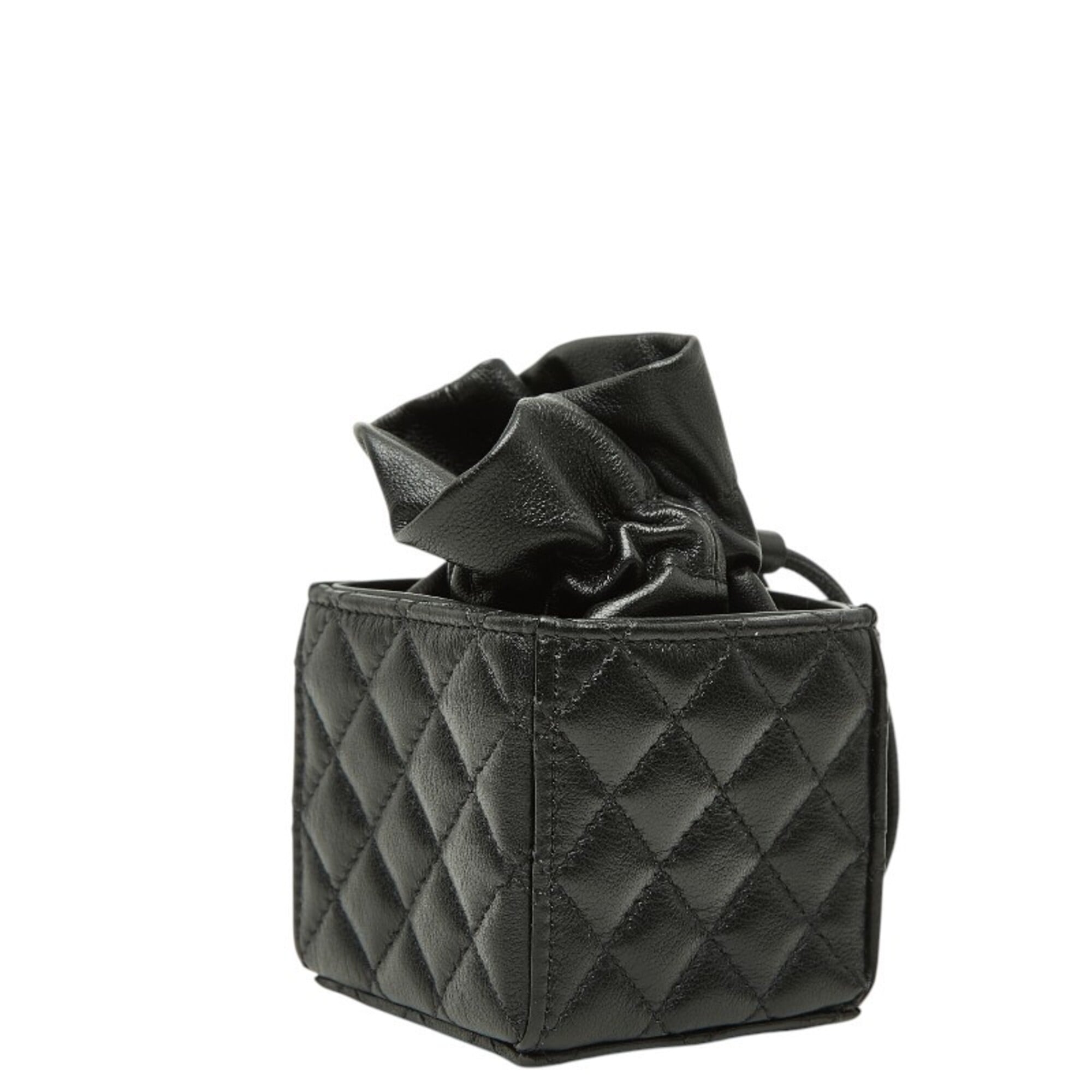 Chanel Black Leather Shoulder Bag (Pre-Owned)