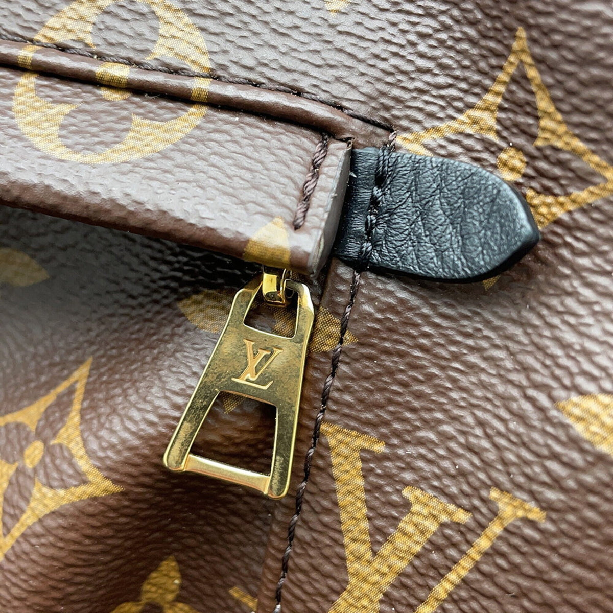 Louis Vuitton Noir Monogram Handbag (Pre-Owned)