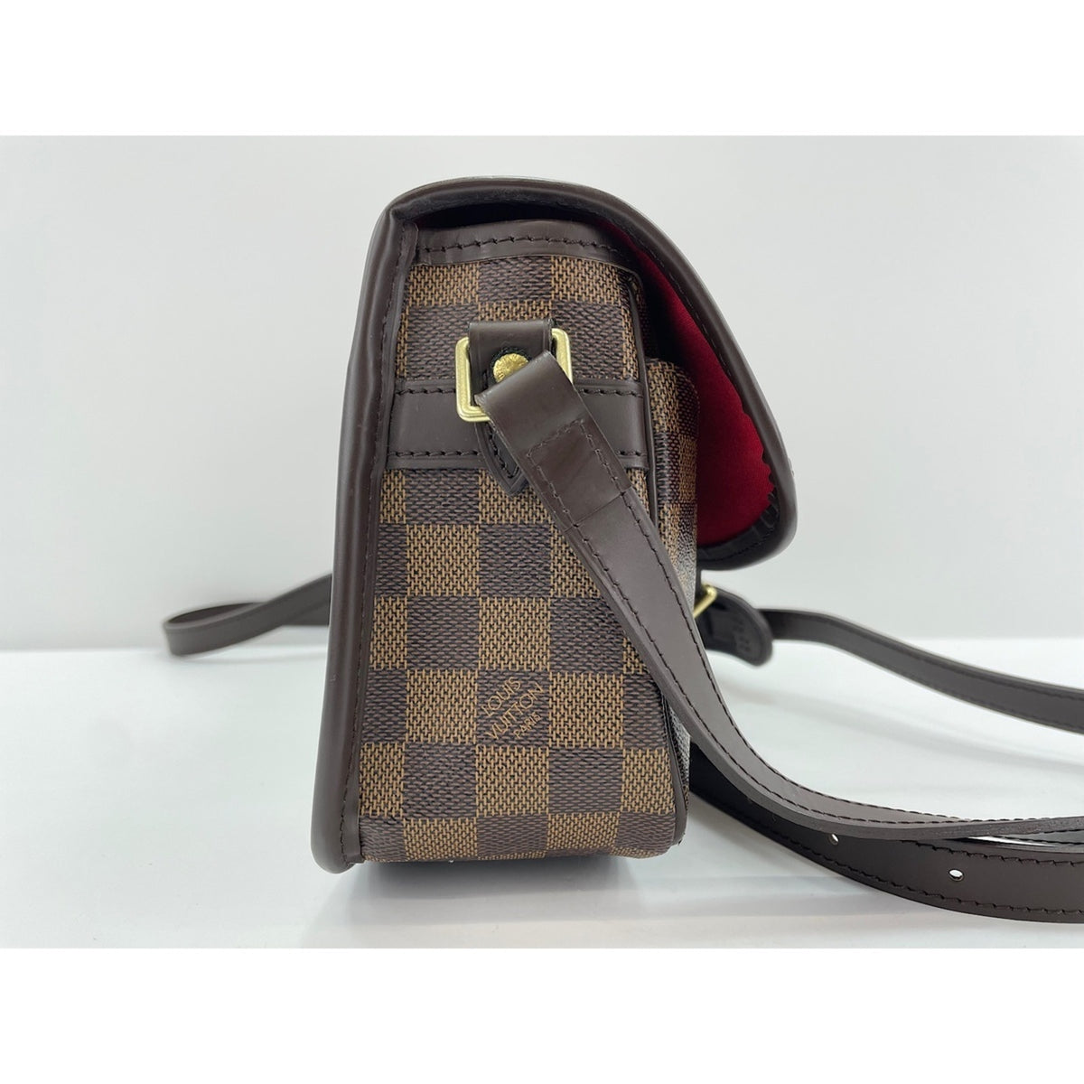 Louis Vuitton Brown Shoulder Bag (Pre-Owned)