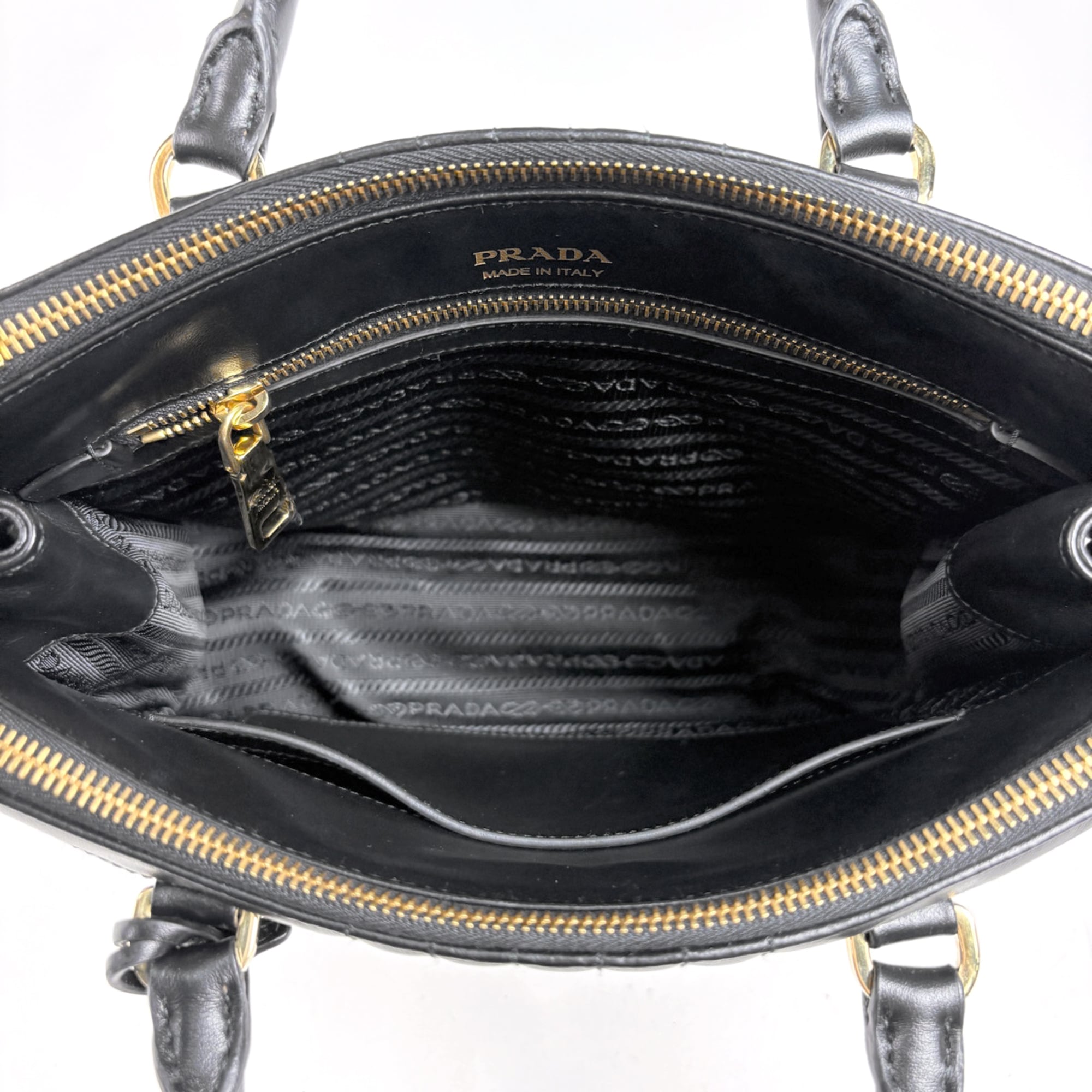 Prada Black Leather Handbag (Pre-Owned)