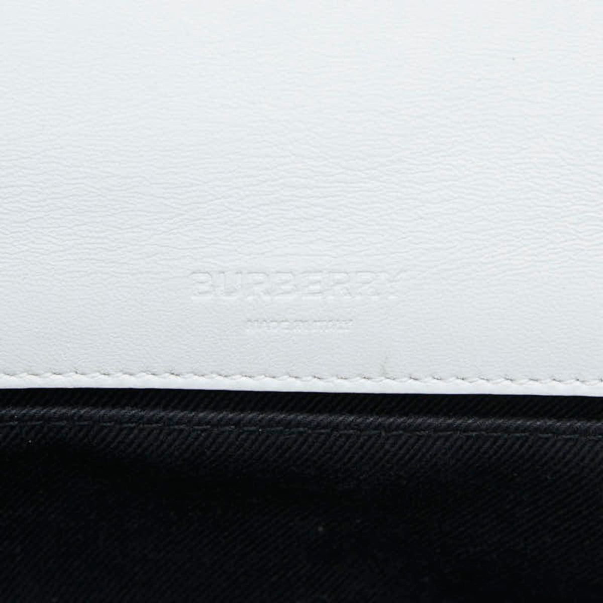 Burberry Black White Leather Shoulder Bag (Pre-Owned)