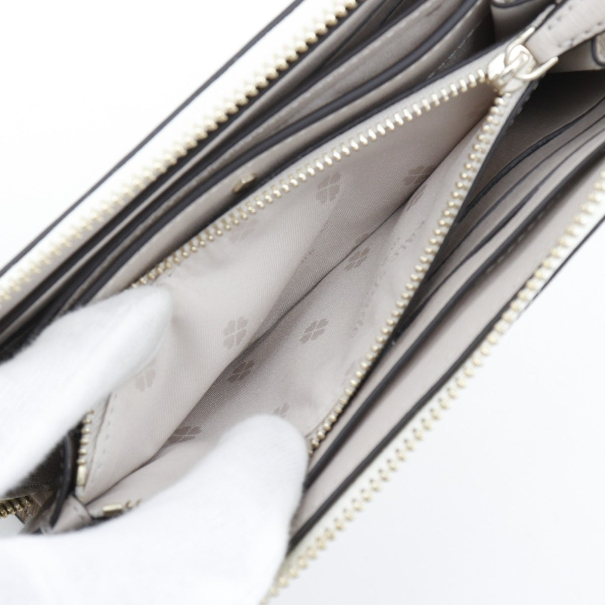 Kate Spade Beige White Leather Long Wallet (Bi-Fold) (Pre-Owned)