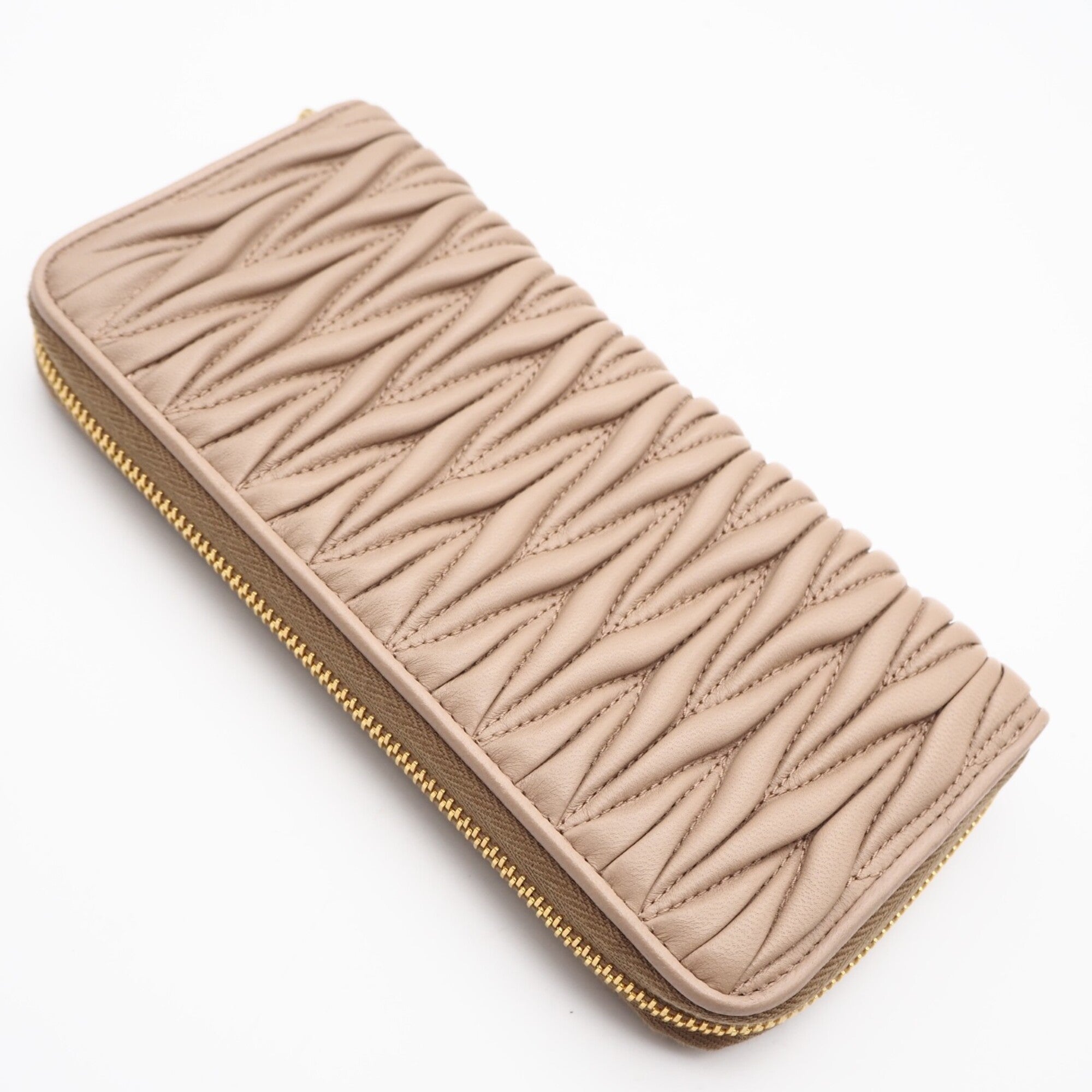 Miu Miu Matelasse Pink Beige Leather Long Wallet (Bi-Fold) (Pre-Owned)