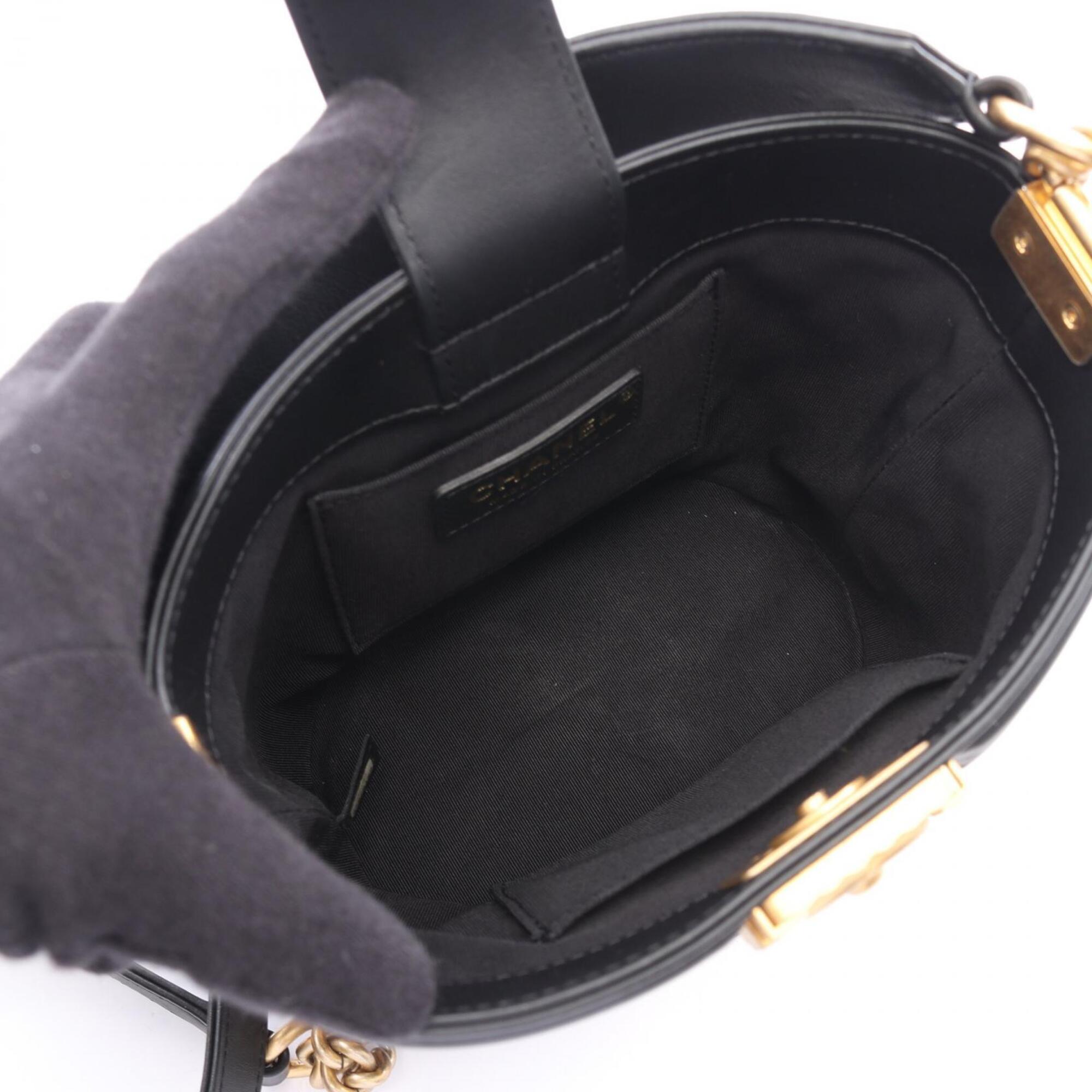 Chanel Black Leather Handbag Shoulder Bag (Pre-Owned)