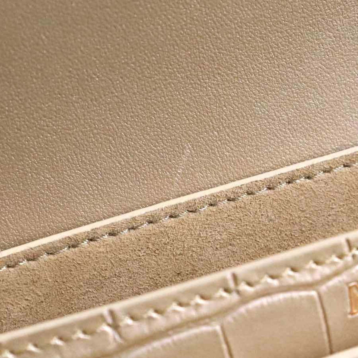 Mcm Gold Leather Shoulder Bag (Pre-Owned)