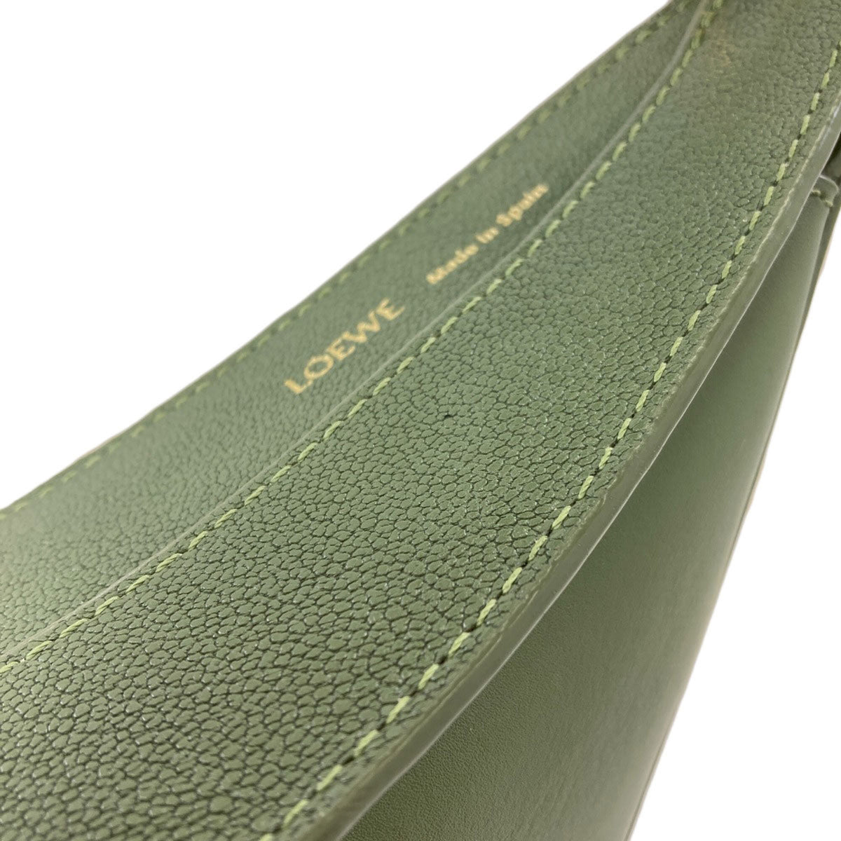 Loewe Green Leather Shoulder Bag (Pre-Owned)