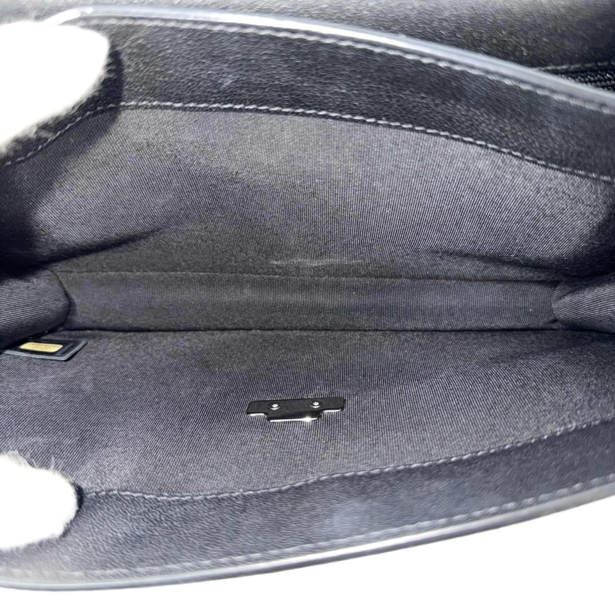 Chanel Matelasse Black Leather Shoulder Bag (Pre-Owned)