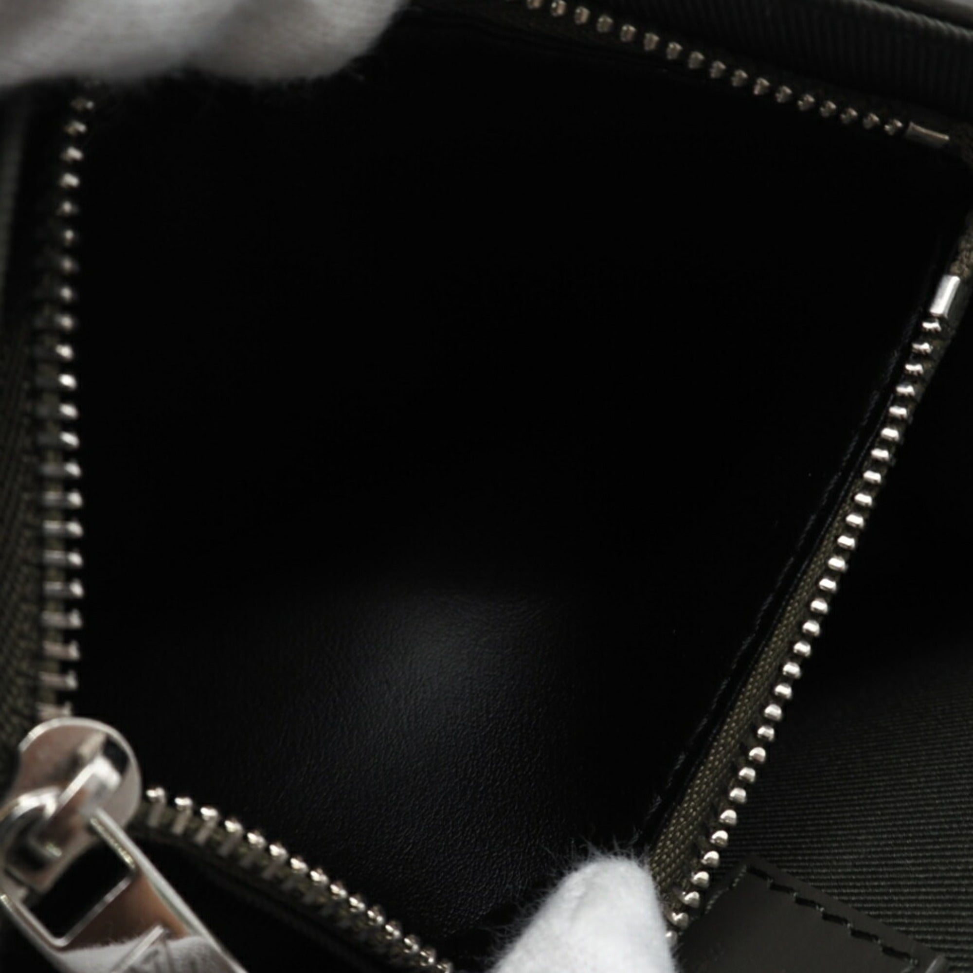 Louis Vuitton Khaki Leather Shoulder Bag (Pre-Owned)