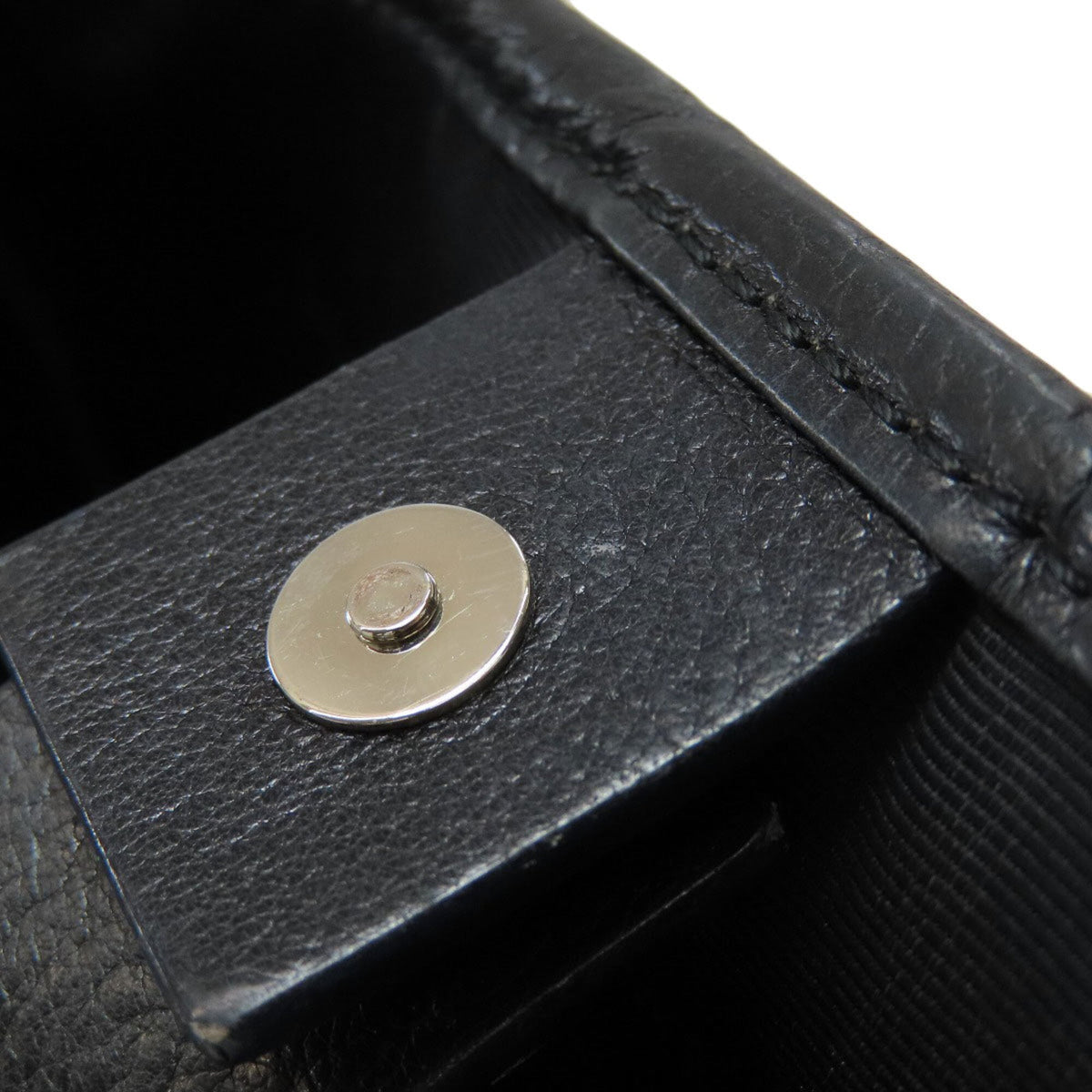 Loewe Black Leather Shoulder Bag (Pre-Owned)