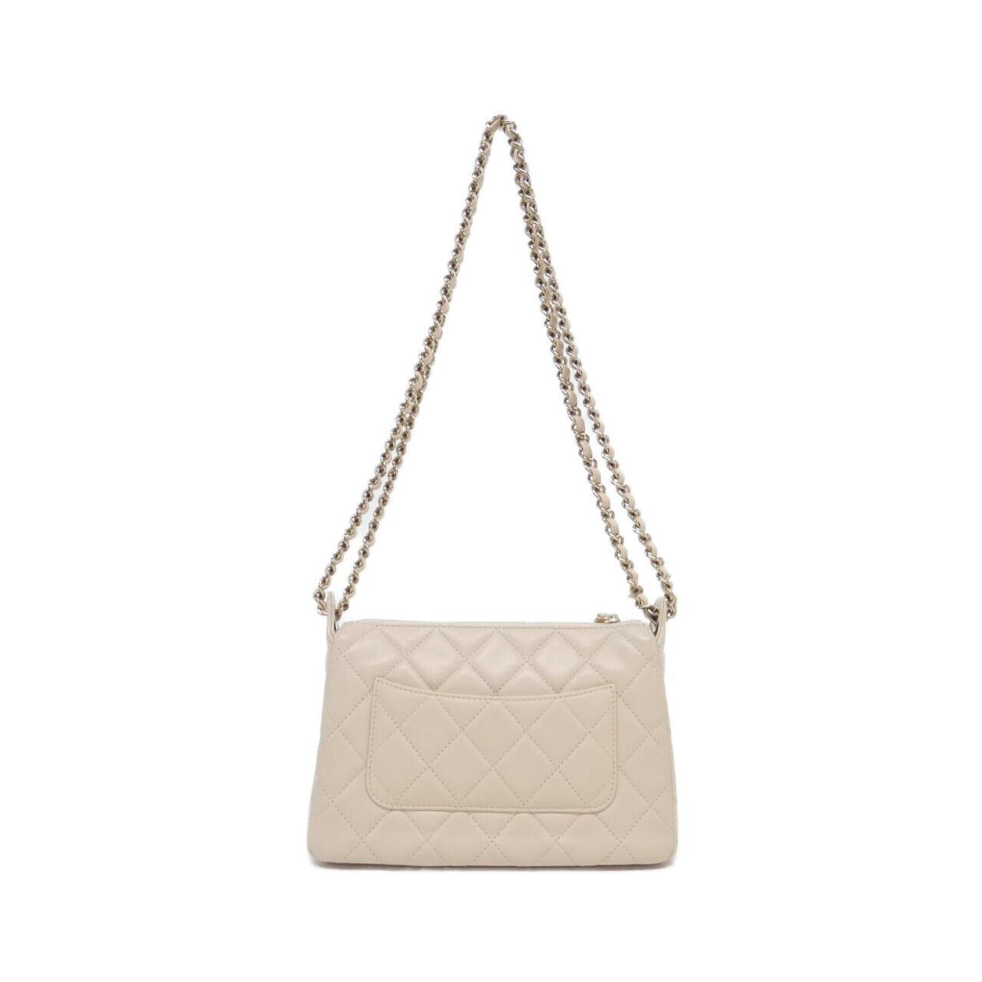 Chanel Beige Leather Shoulder Bag (Pre-Owned)