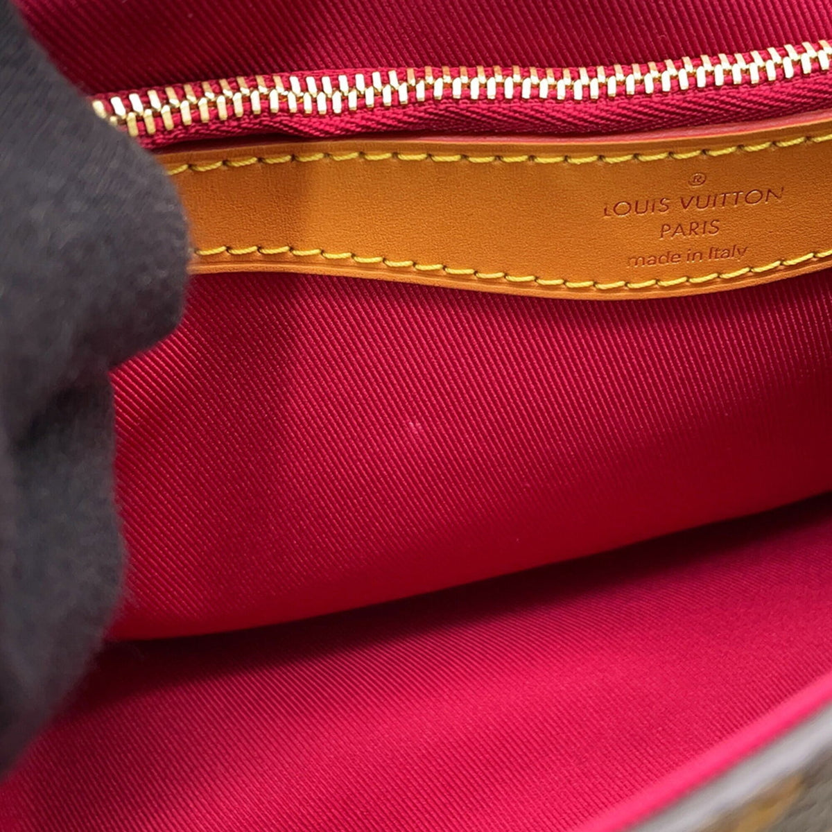 Louis Vuitton Monogram Fuchsia Monogram Handbag Shoulder Bag (Pre-Owned)