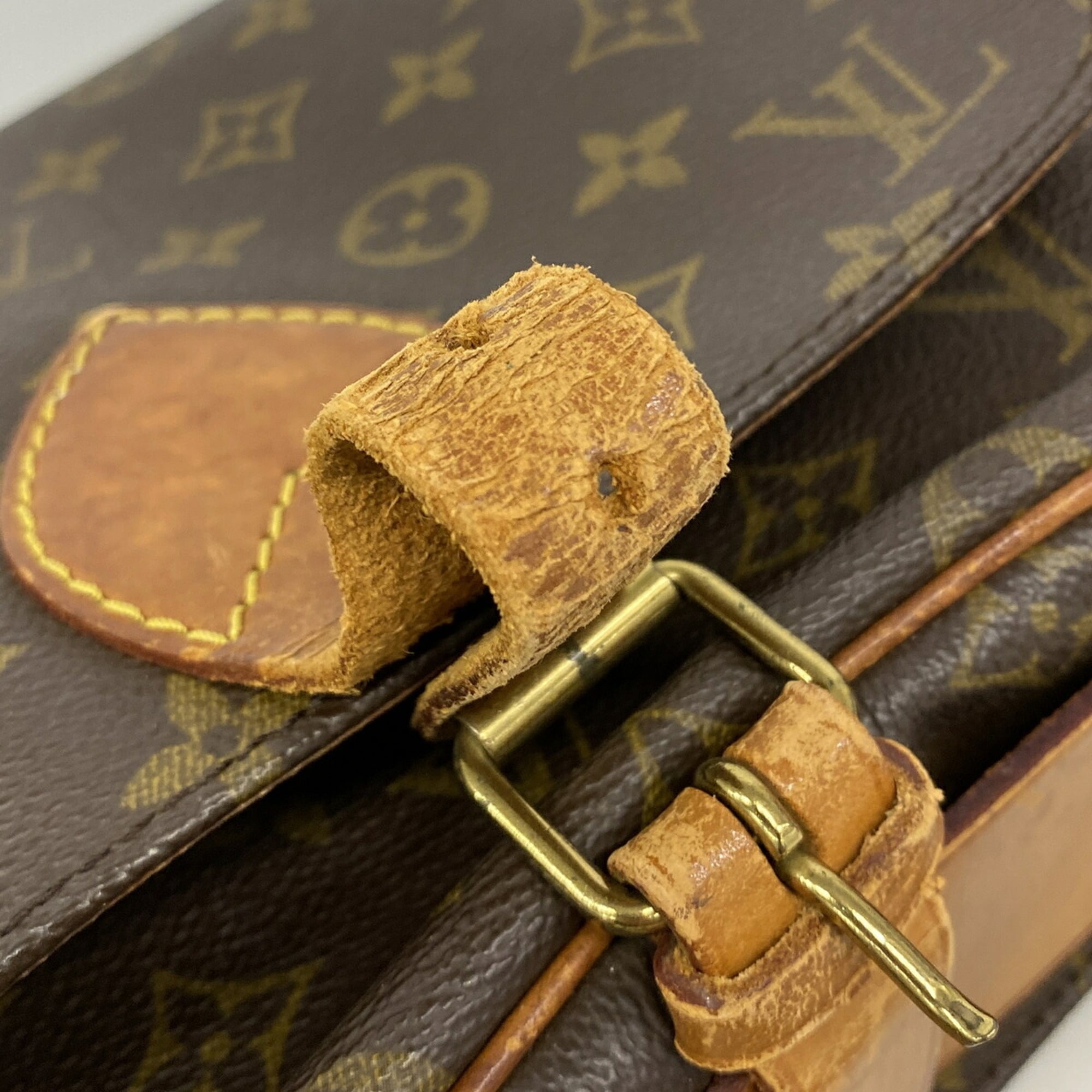 Louis Vuitton Brown Shoulder Bag (Pre-Owned)