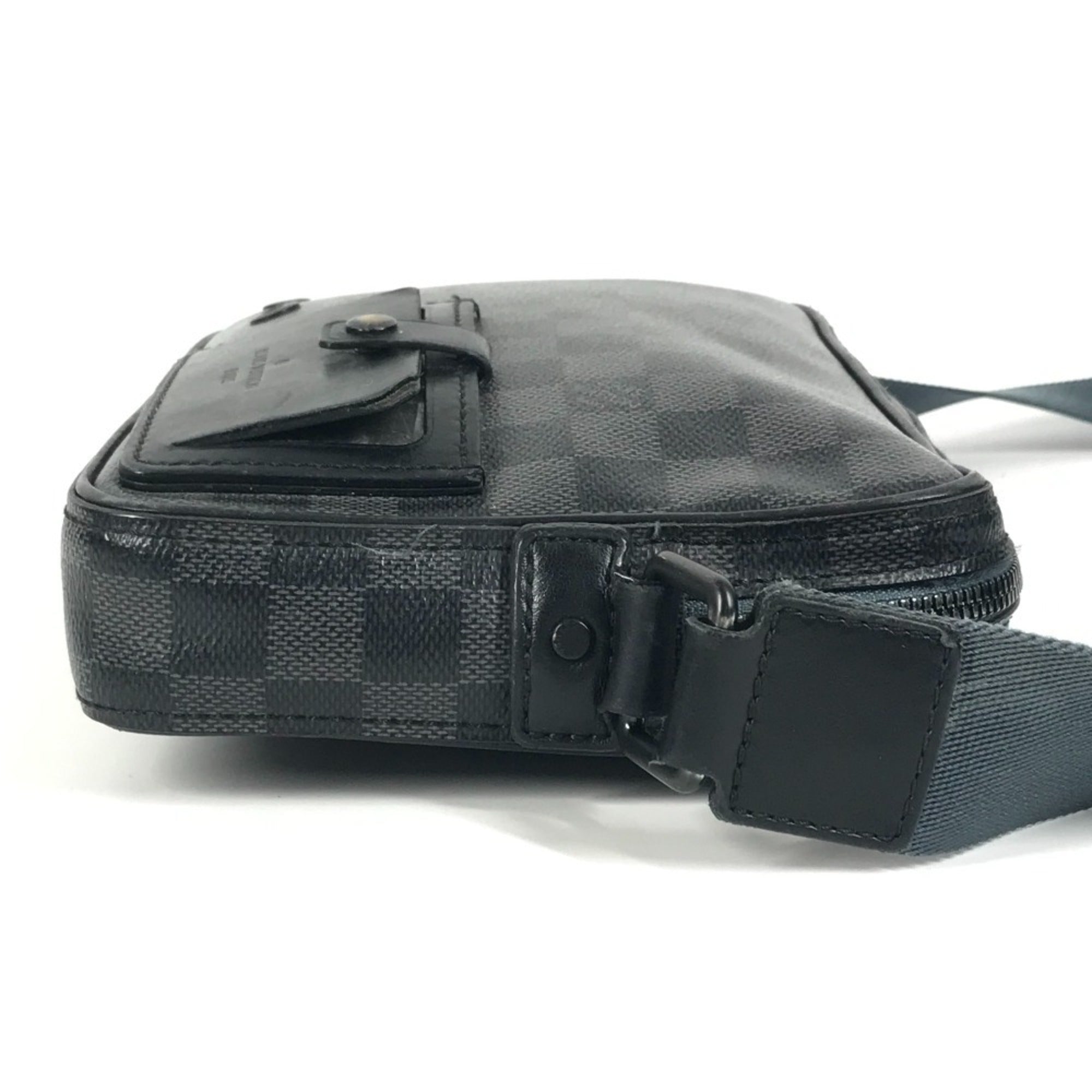 Louis Vuitton Black Damier Graphite Damier Graphite Messenger Bag Shoulder Bag (Pre-Owned)