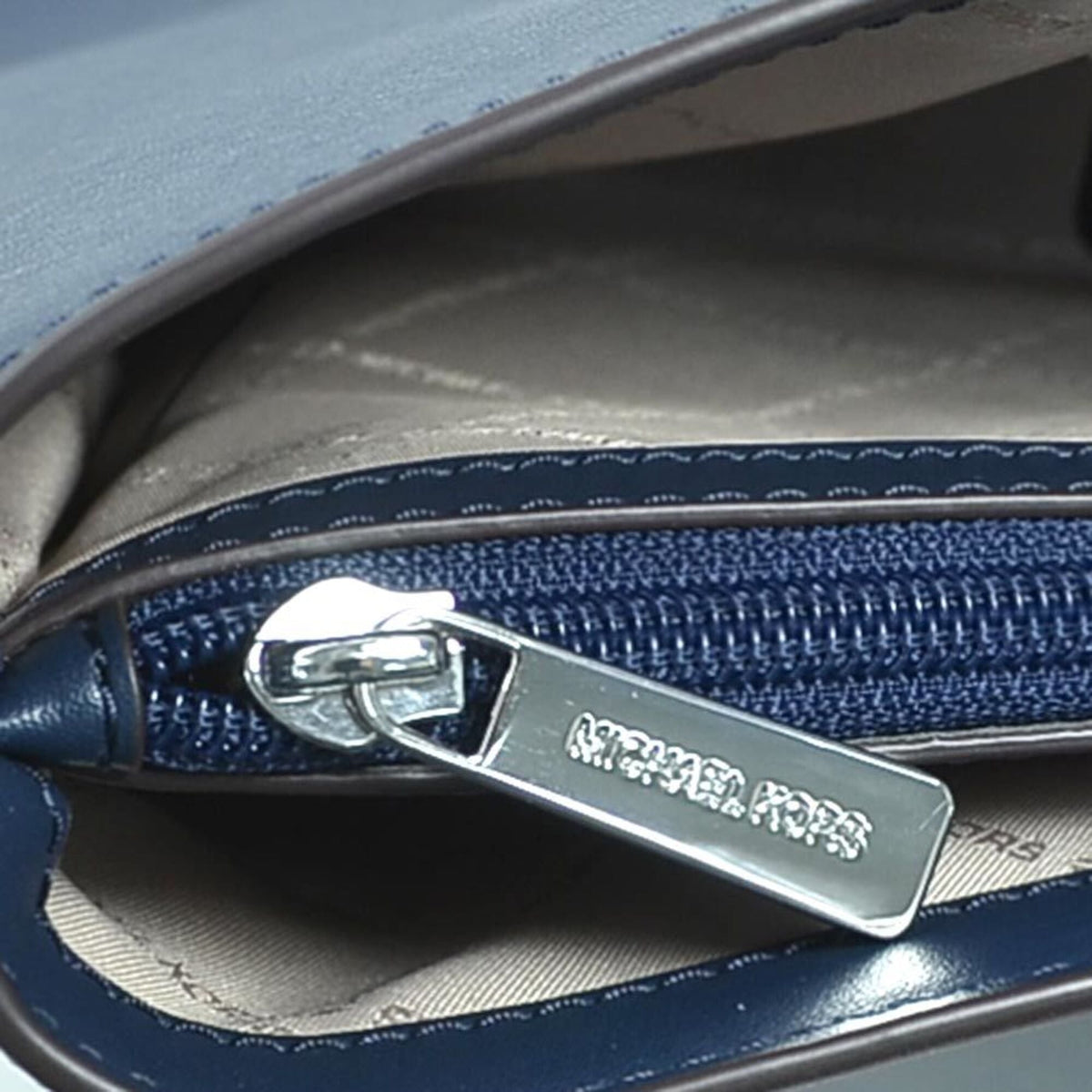 Michael Kors Navy Leather Shoulder Bag (Pre-Owned)
