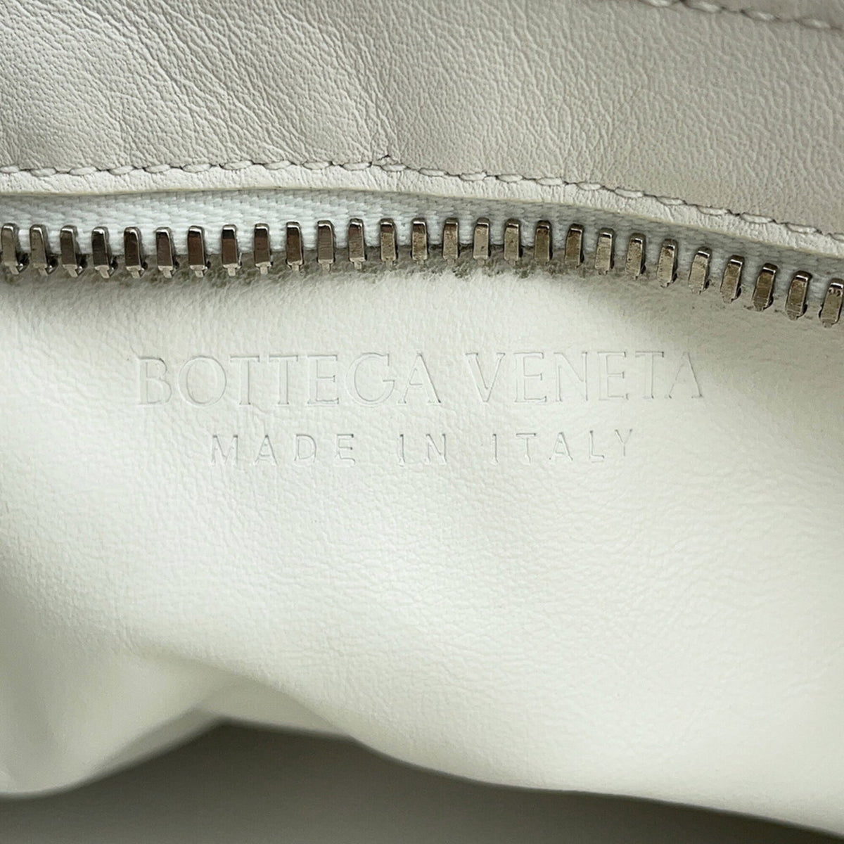 Bottega Veneta White Leather Handbag (Pre-Owned)