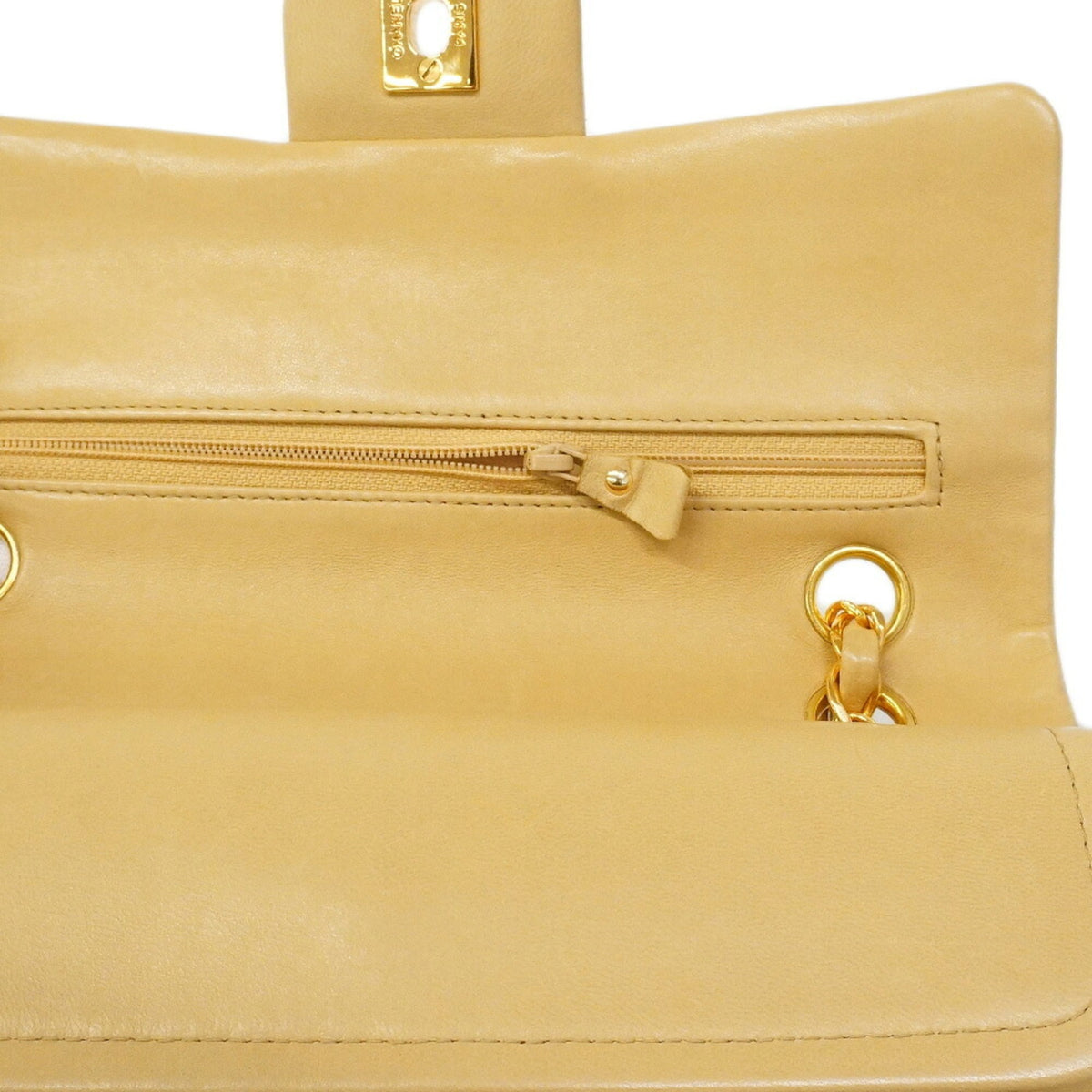 Chanel Beige Leather Shoulder Bag (Pre-Owned)