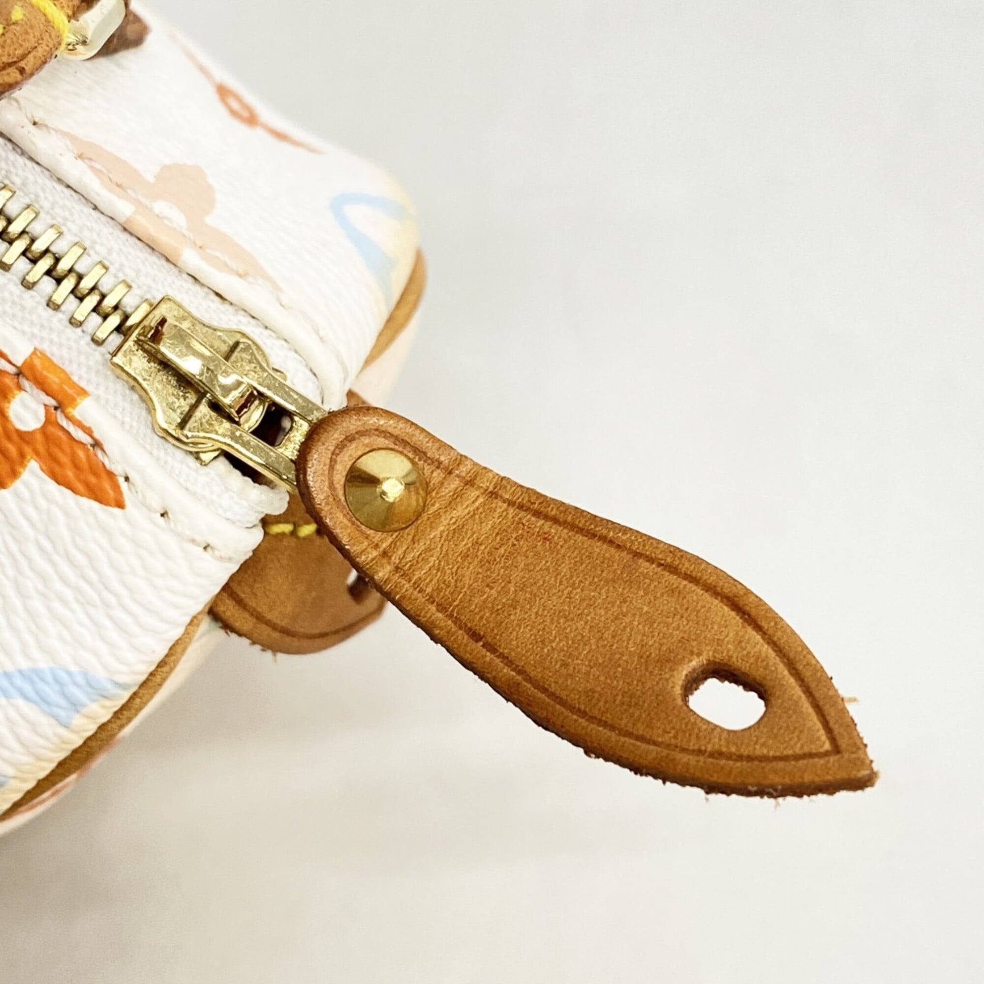 Louis Vuitton Blanc Handbag (Pre-Owned)