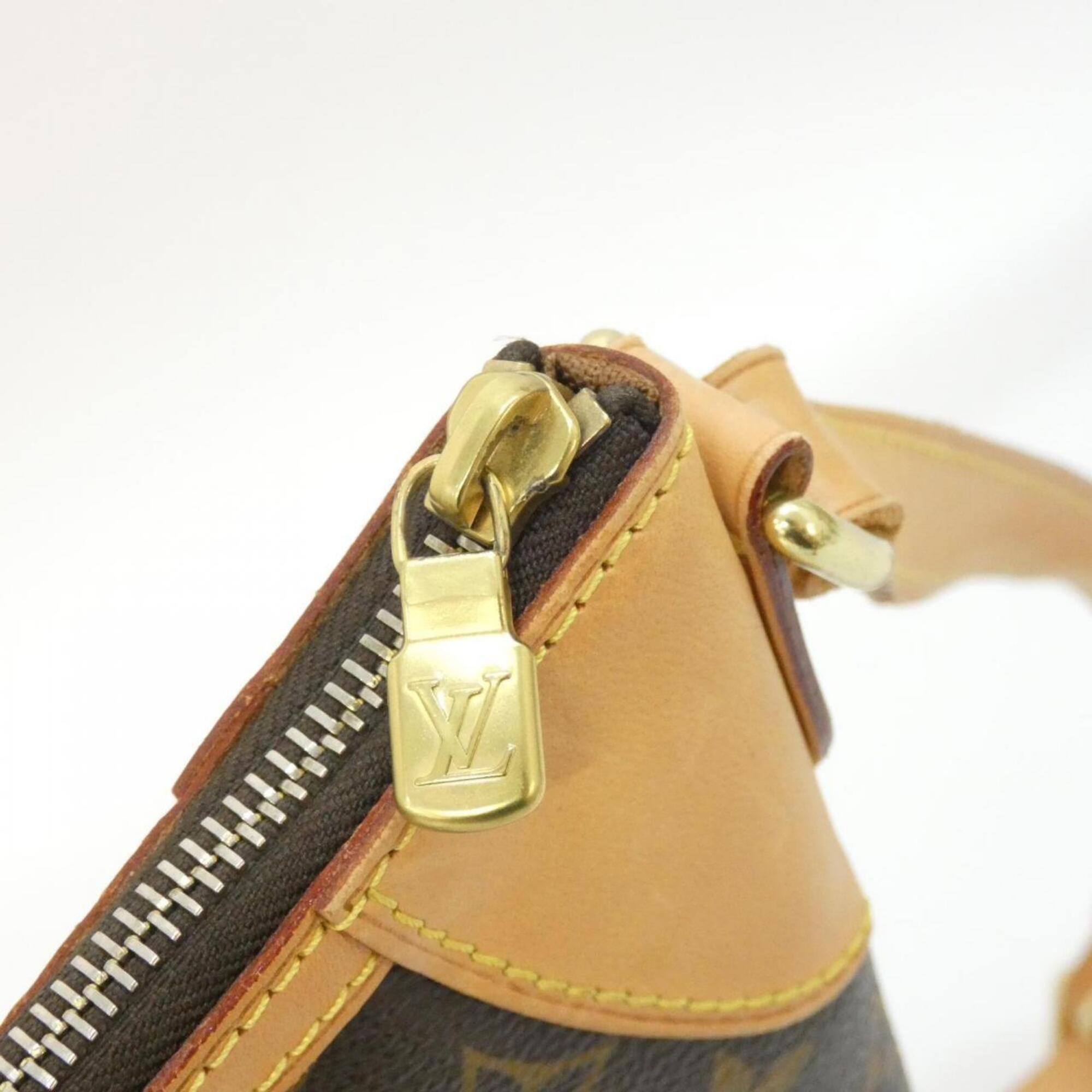 Louis Vuitton Marron Coated Canvas Shoulder Bag (Pre-Owned)