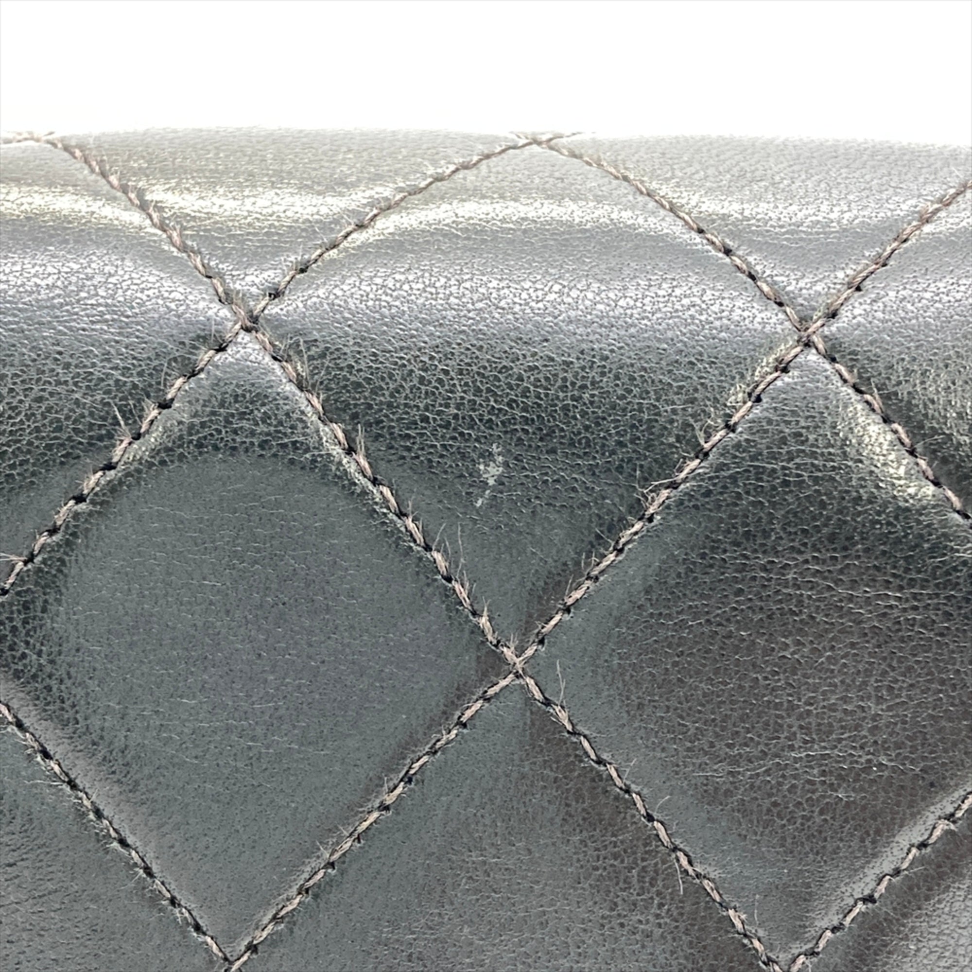 Chanel Black Leather Shoulder Bag (Pre-Owned)