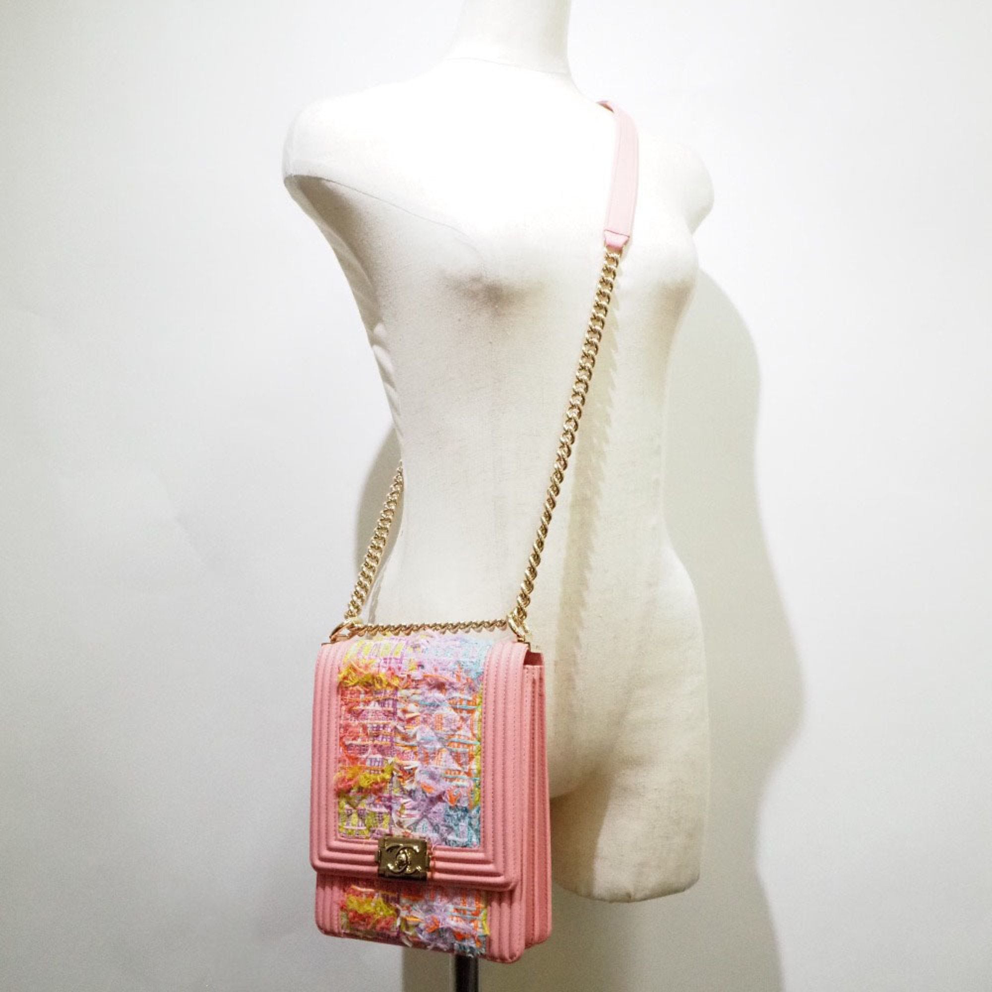 Chanel Boy Chanel Pink Tweed Leather Shoulder Bag (Pre-Owned)