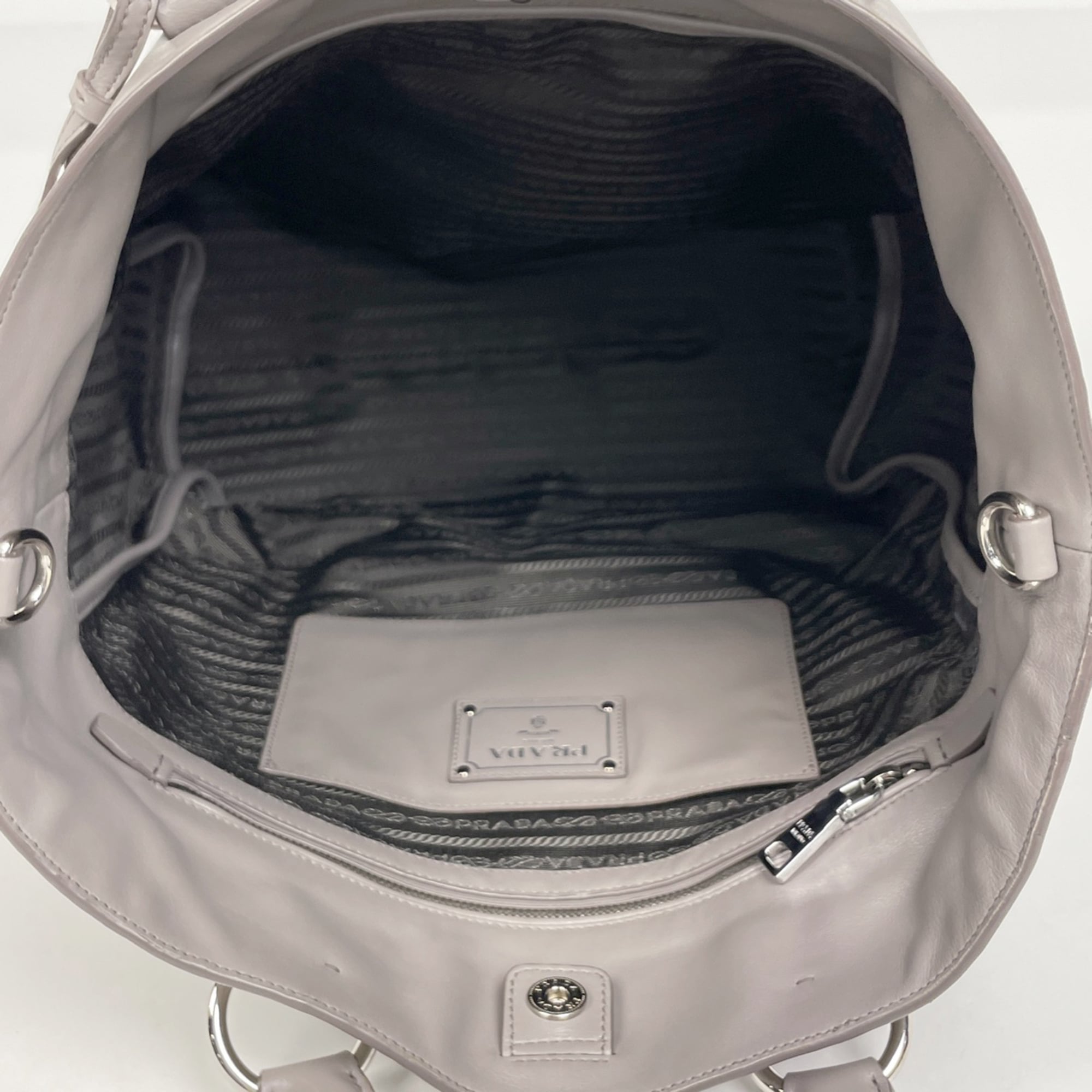 Prada Gray Leather Handbag (Pre-Owned)