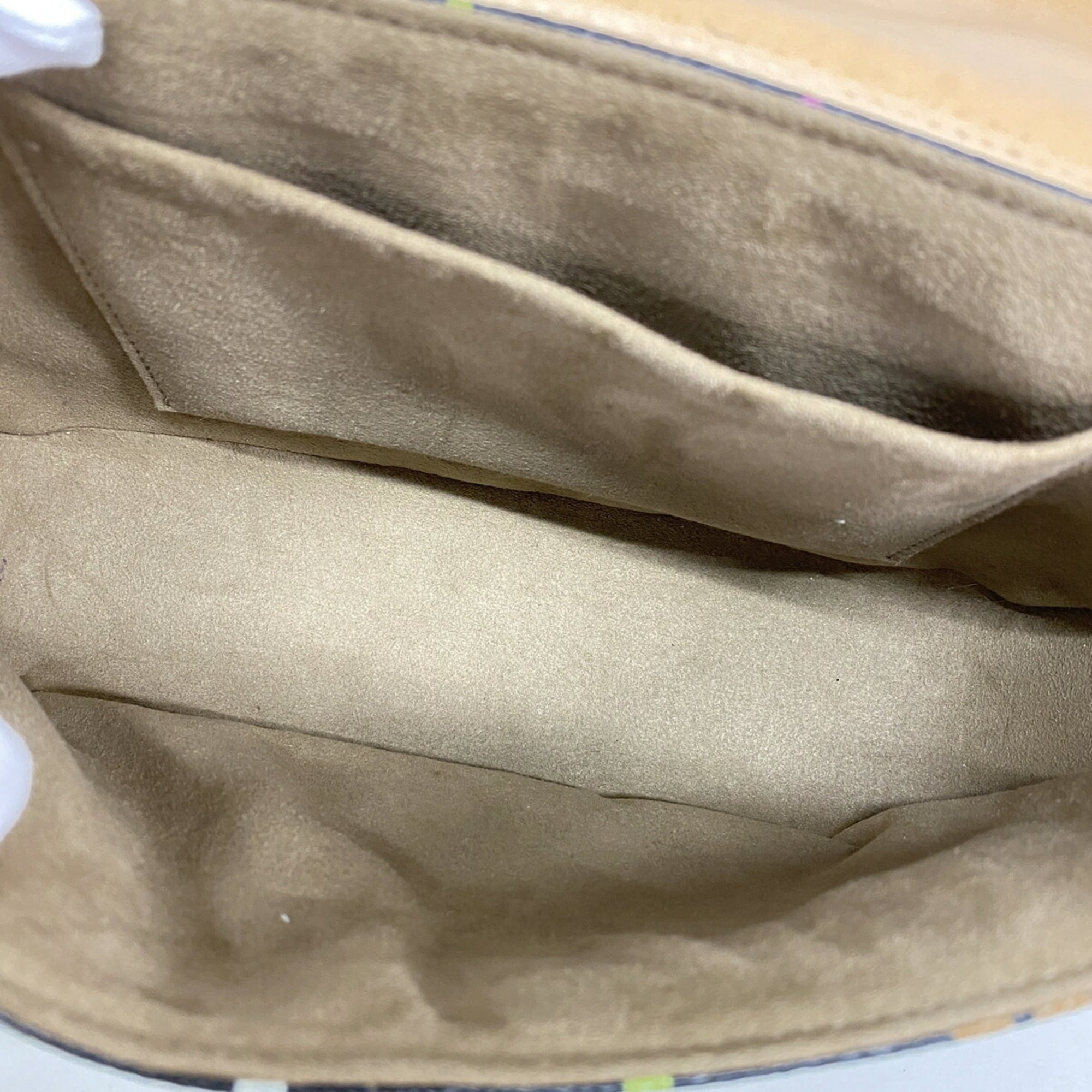 Louis Vuitton Noir Shoulder Bag (Pre-Owned)