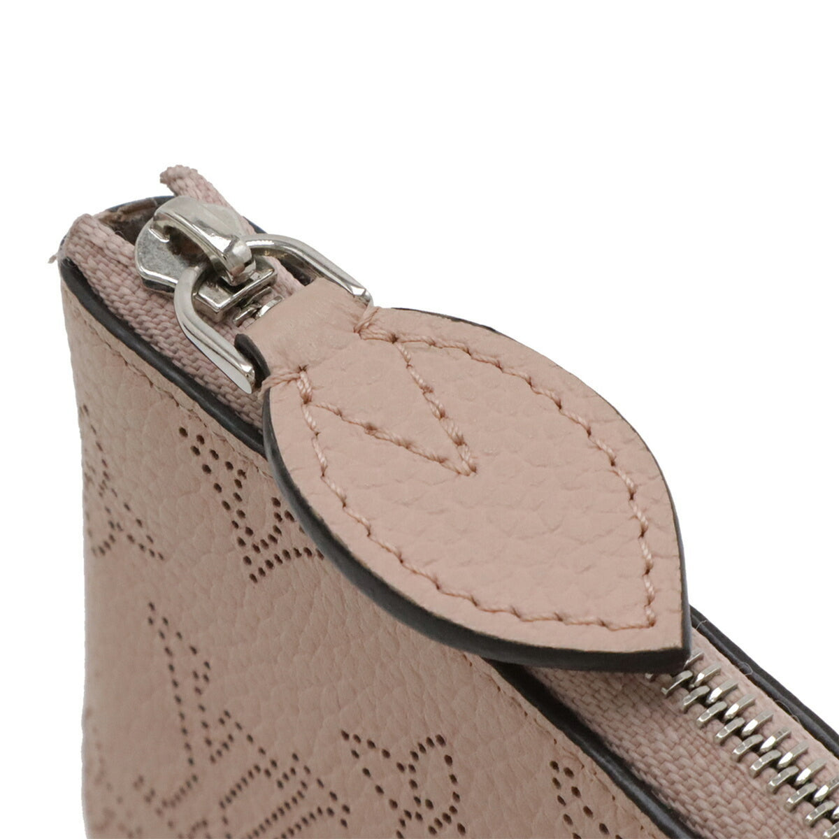 Louis Vuitton Mahina Magnolia Mahina Leather Coin Purse/Coin Case (Pre-Owned)