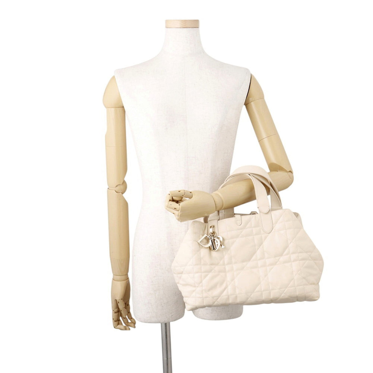 Christian Dior Ivory Leather Handbag (Pre-Owned)